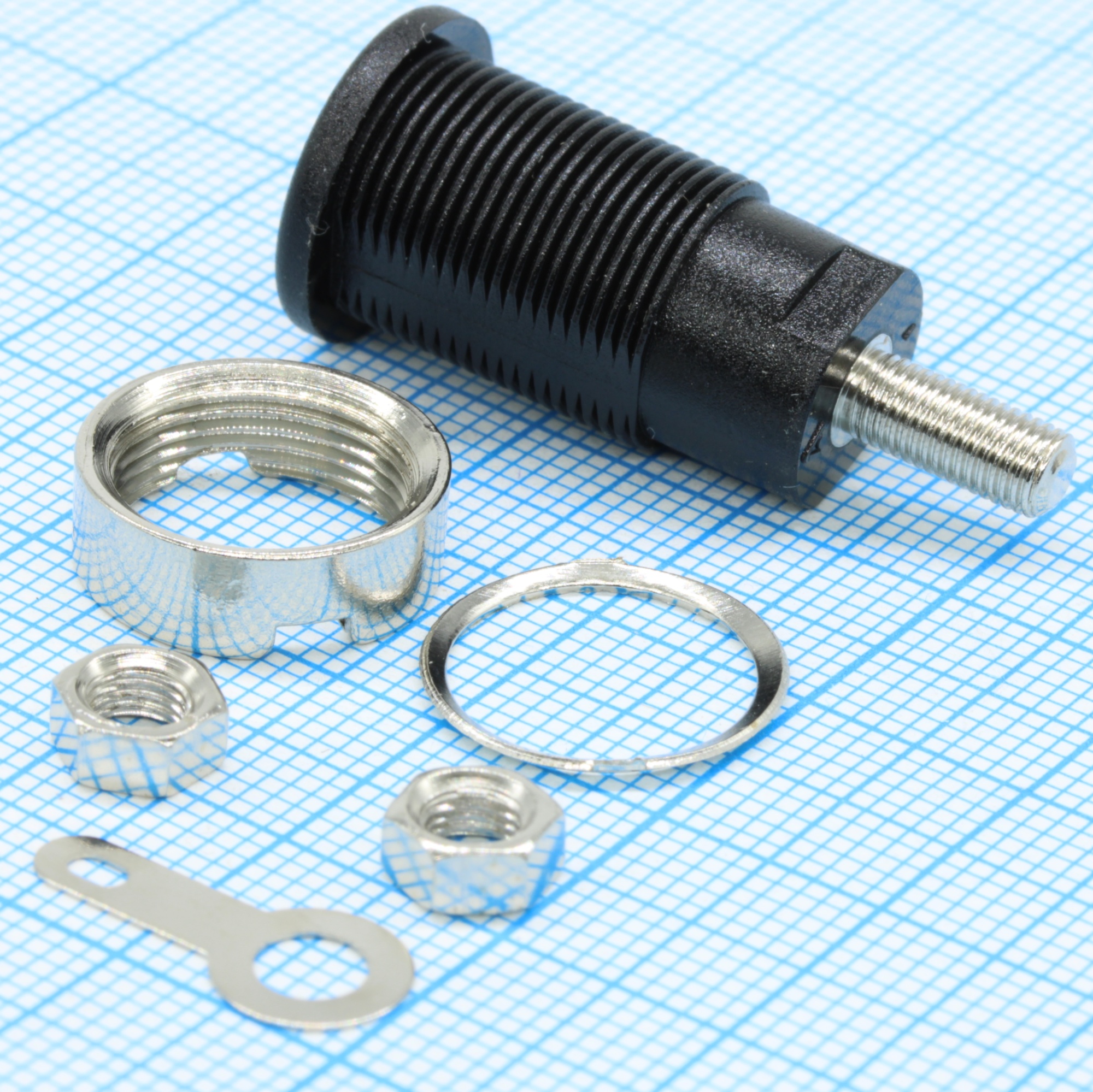 24.301.2 - Гнездо приборное, черное