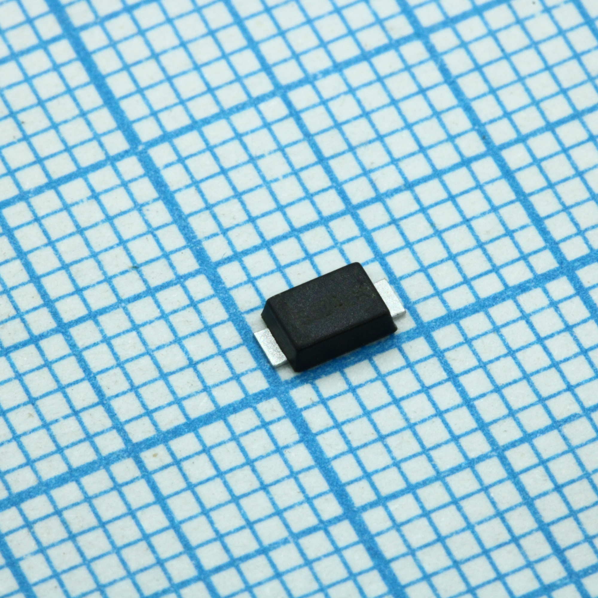 SS24FL - Диод Шоттки  40В 2А прямое падение 0.5В