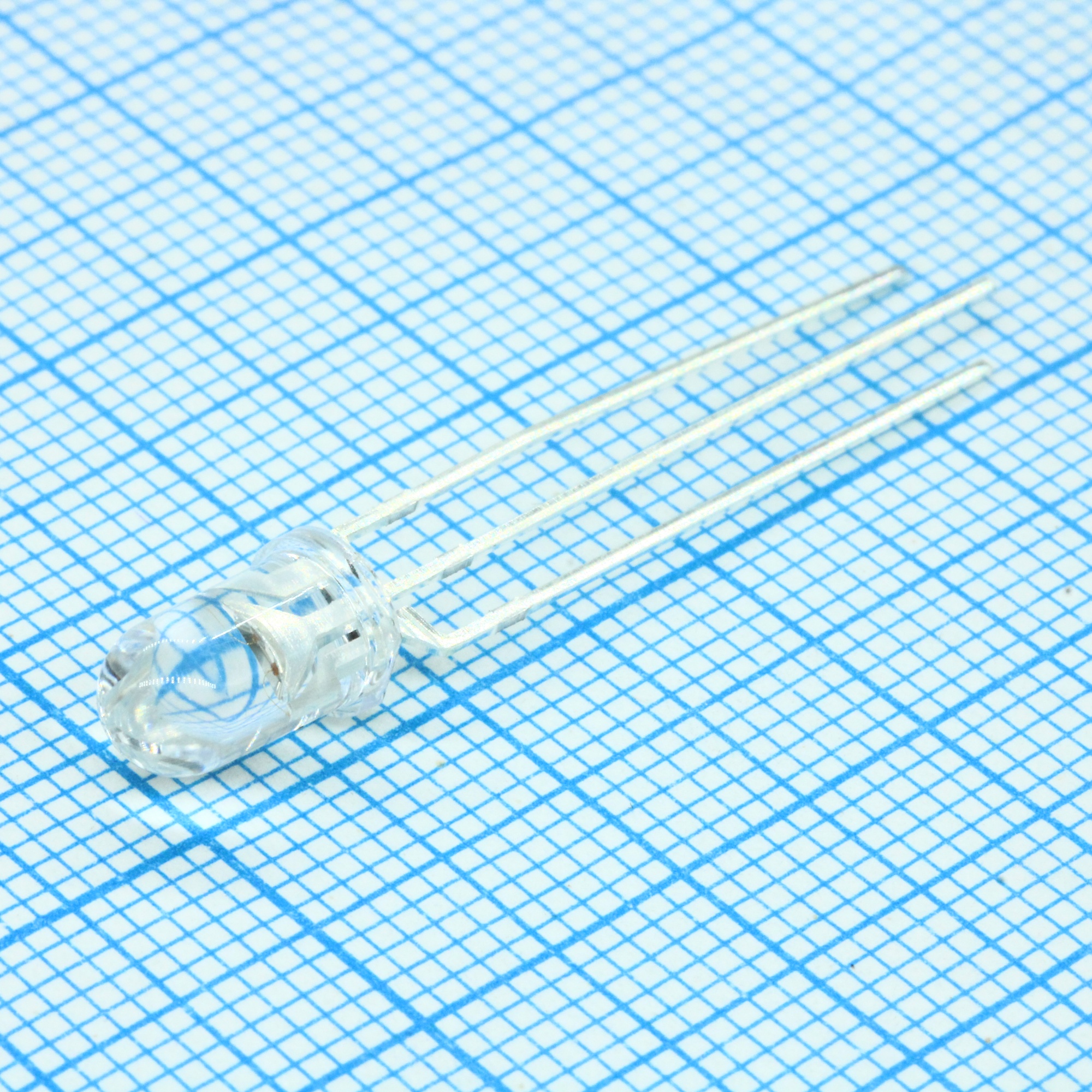 FYL-5019EGC1B - Светодиод 5мм/красный/625нм/70мкд - зеленый/572нм/80мкд/прозрачный/25° 3выв