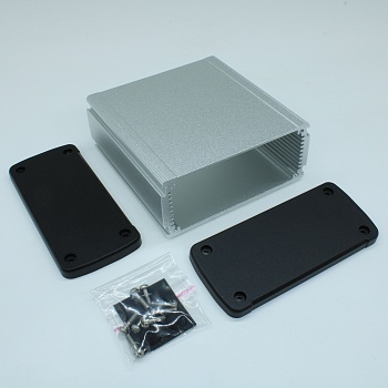 ALUG705SR110 - Алюминиевый серебряный корпус с черными торцевыми панелями