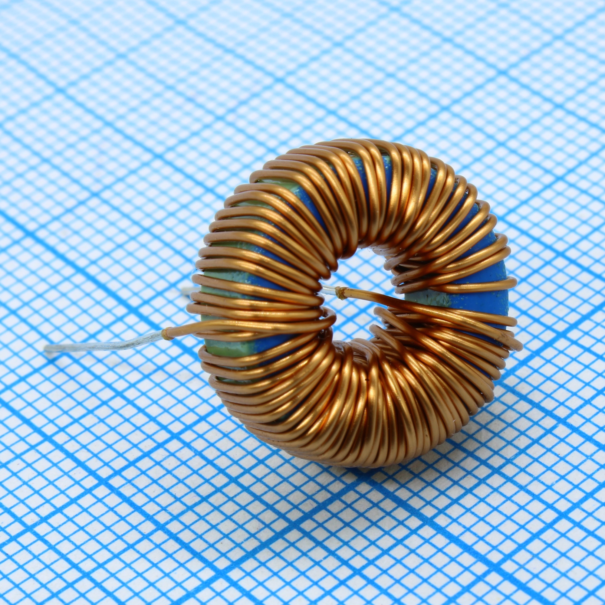 FWCMT6052221K - Дроссель выводной на тороидальном сердечнике T6/5/2, 220мкГн, 10% (аналог LT20-L2)