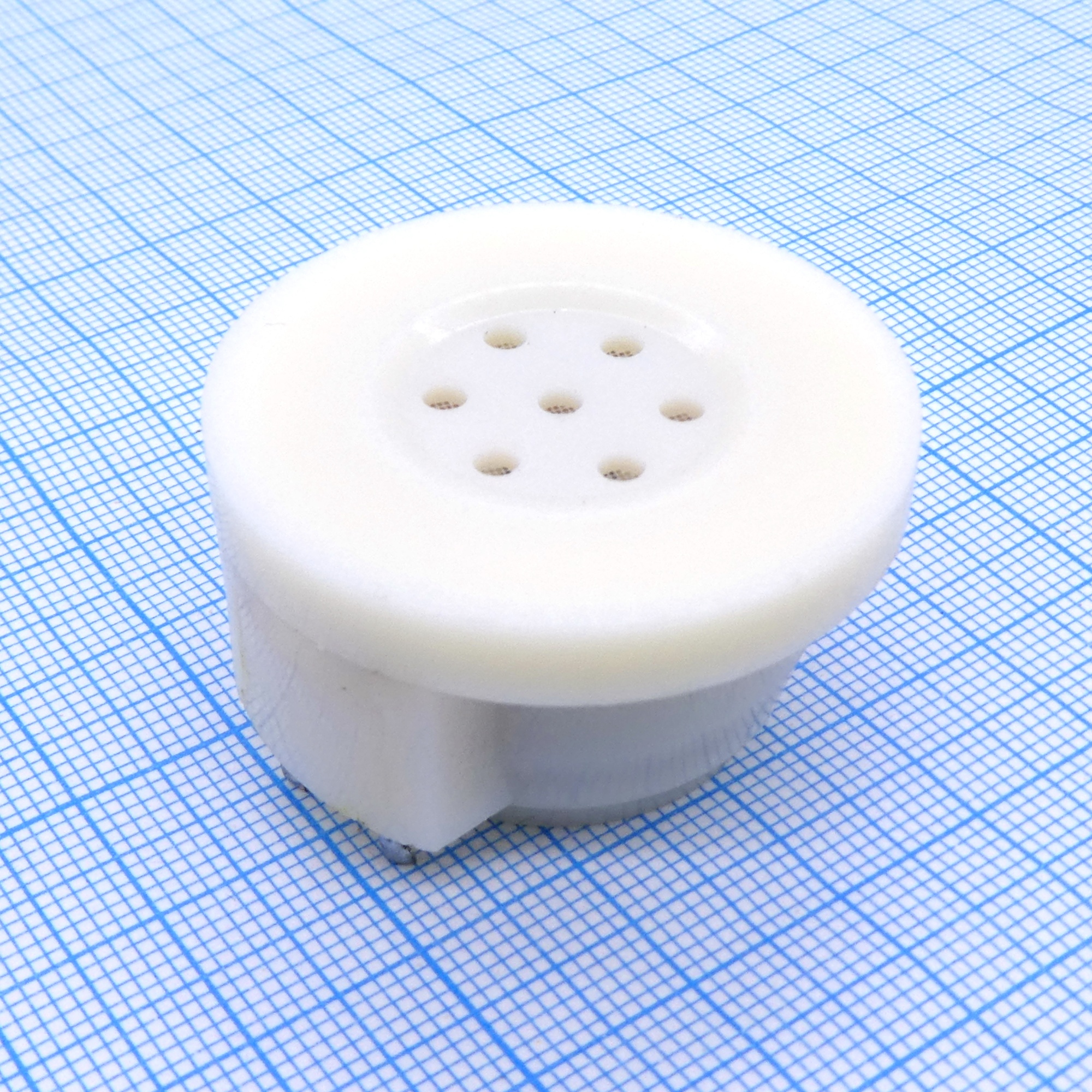 SD-150 - Капсюль телефонный 150Ом, диаметр 38мм, высота 21мм. Информация о годе выпуска отсутствует.