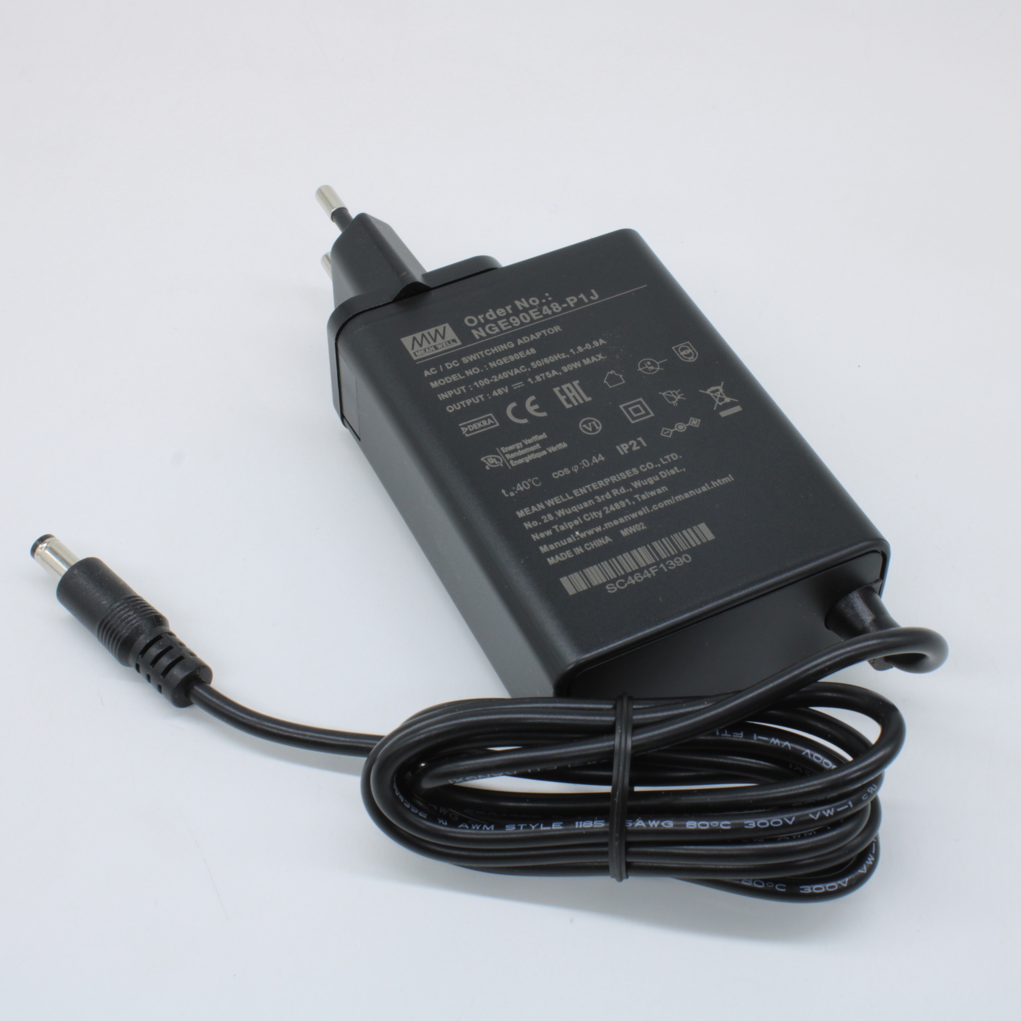 NGE90E48-P1J - AC-DC, 90Вт, сетевой адаптер, выход 48В/1.875А, вход 80...264В AC, 47...63 Гц, изоляция 4000B DC, 2xMOPP, 62x30*x85.5мм, -30...+70C, евровилка, выходной разъем 11мм, диам. 5.5х2.1мм