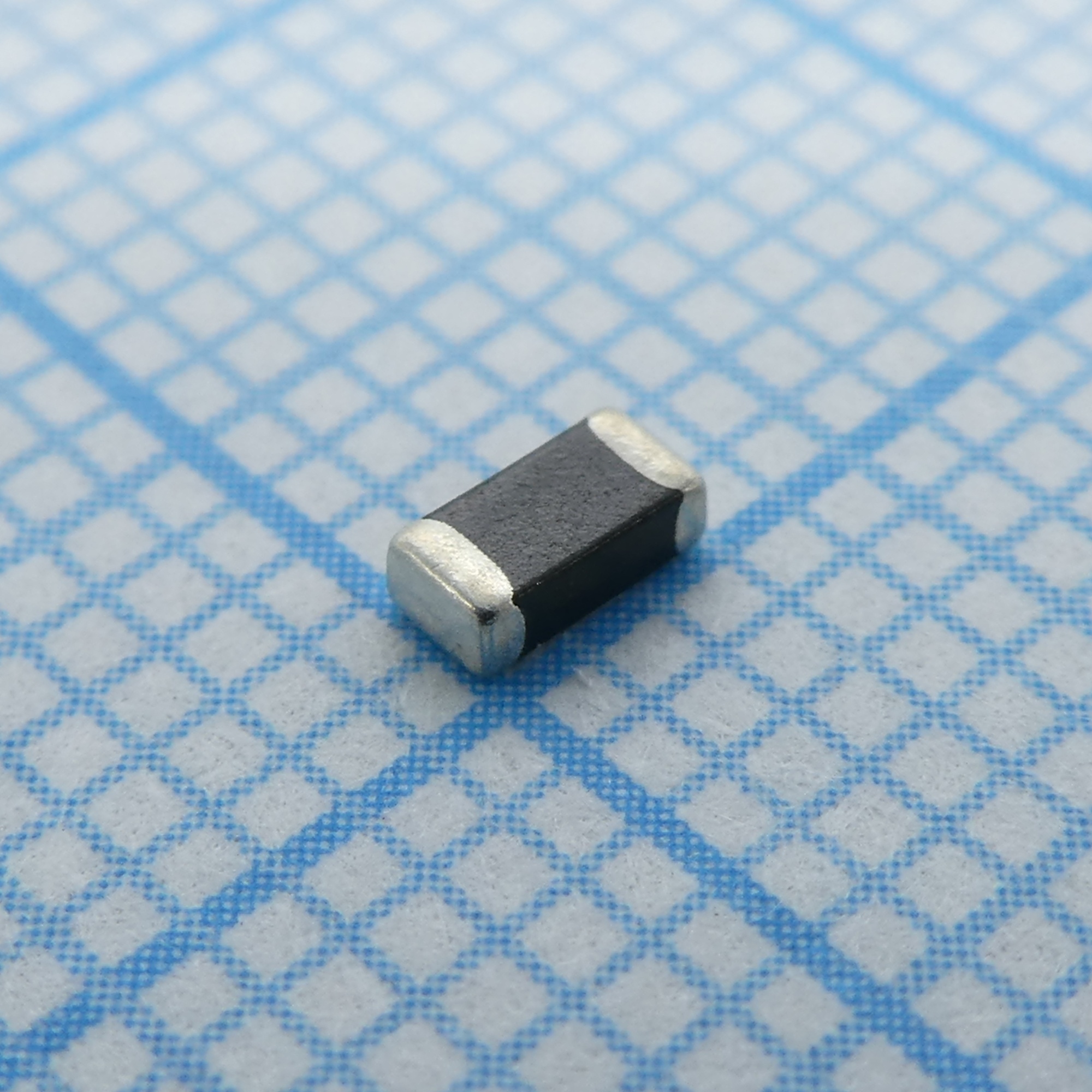 JMV1206S5R6T152 - SMD варистор 1206 5.6Vdc 150A  8.5V(1mA), стандарт. серия, лента в катушке