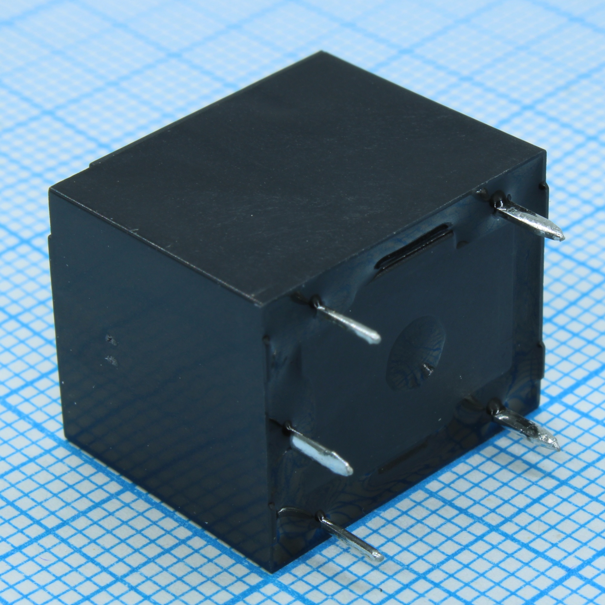 HF3FF/024-1ZST - Силовое реле 15А одна контактная группа-два направления катушка 24В 0.36Вт