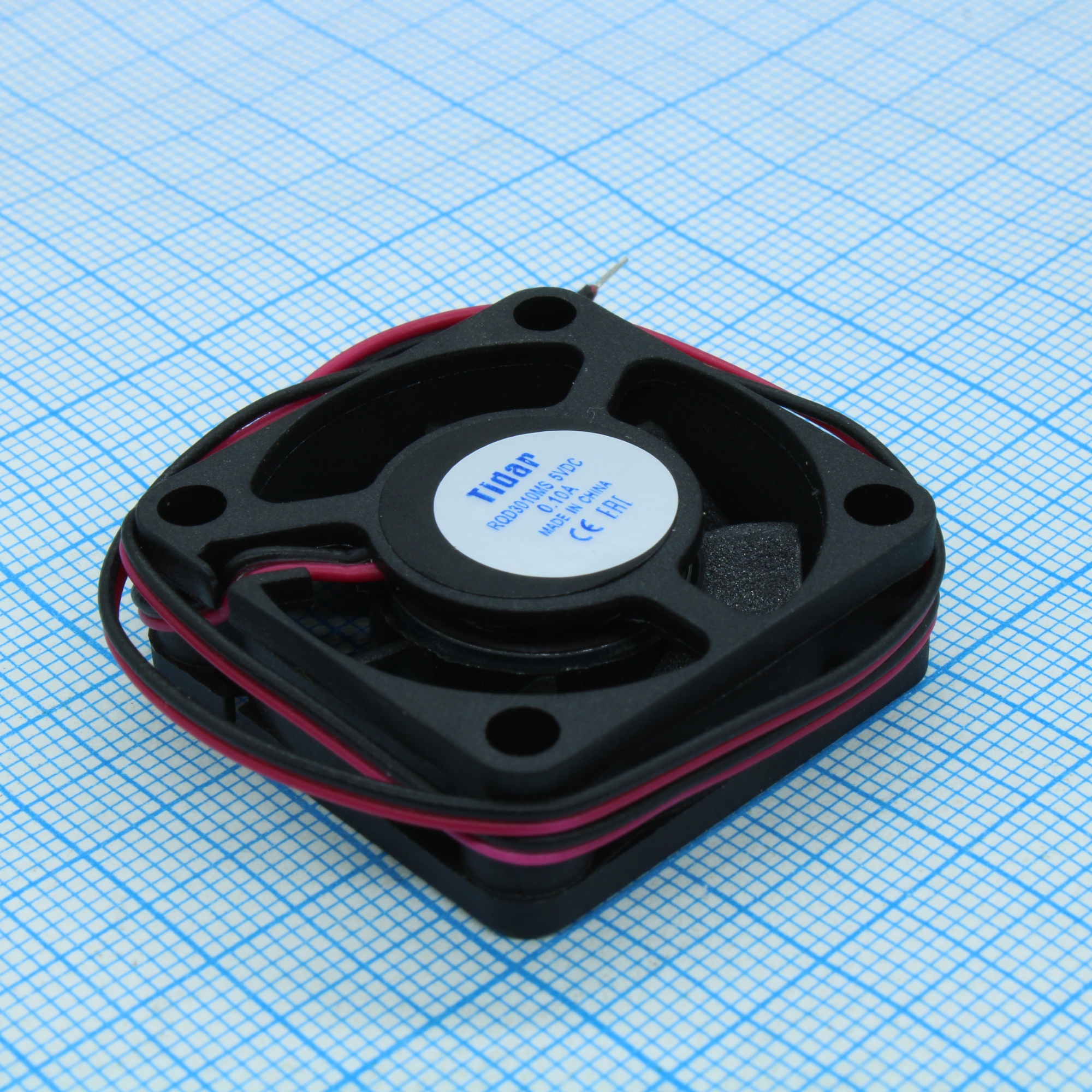 RQD 3010MS 5VDC - Вентилятор 5В 30x30х10мм, 10000 об/мин, 5.39м3/час, 23дБ, подшипник скольжения, тип вывода - провод