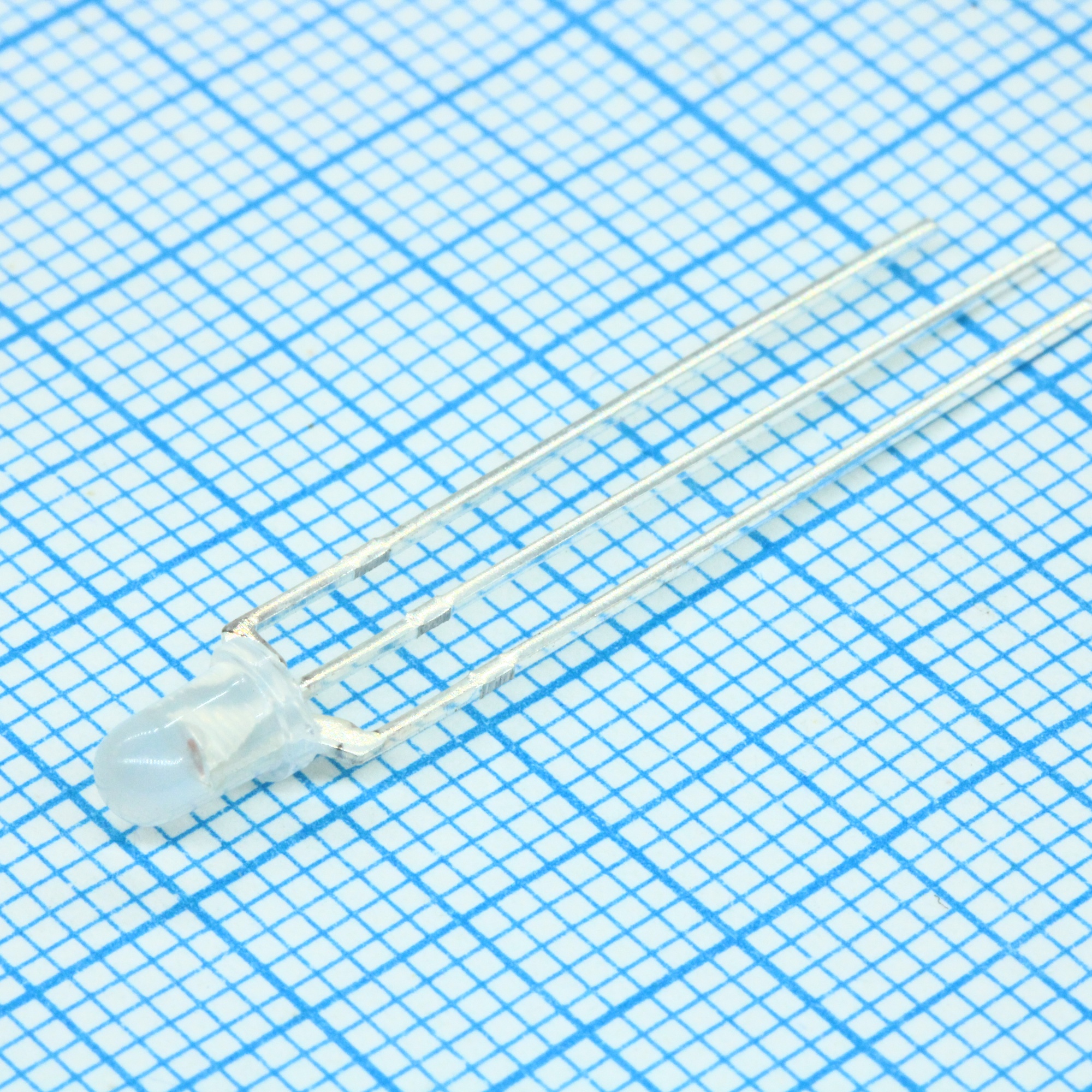 FYL-3015YGW - Светодиод 3мм, желтый/зеленый, 585/570 нм, 10/10 мКд, 60°