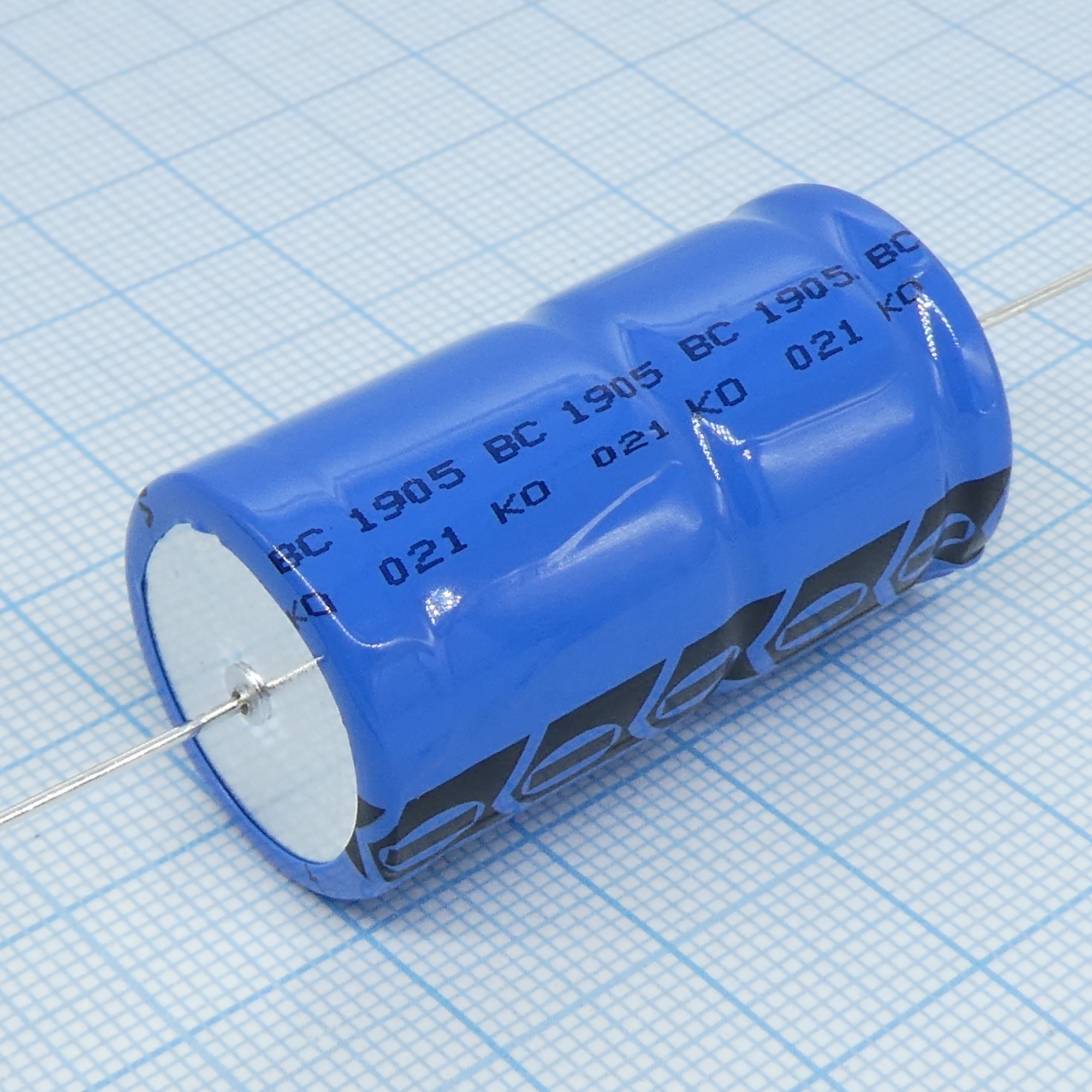 MAL202118222E3 - Электролитический конденсатор с аксиальными выводами 63В 2200мкФ 21*38 85°C