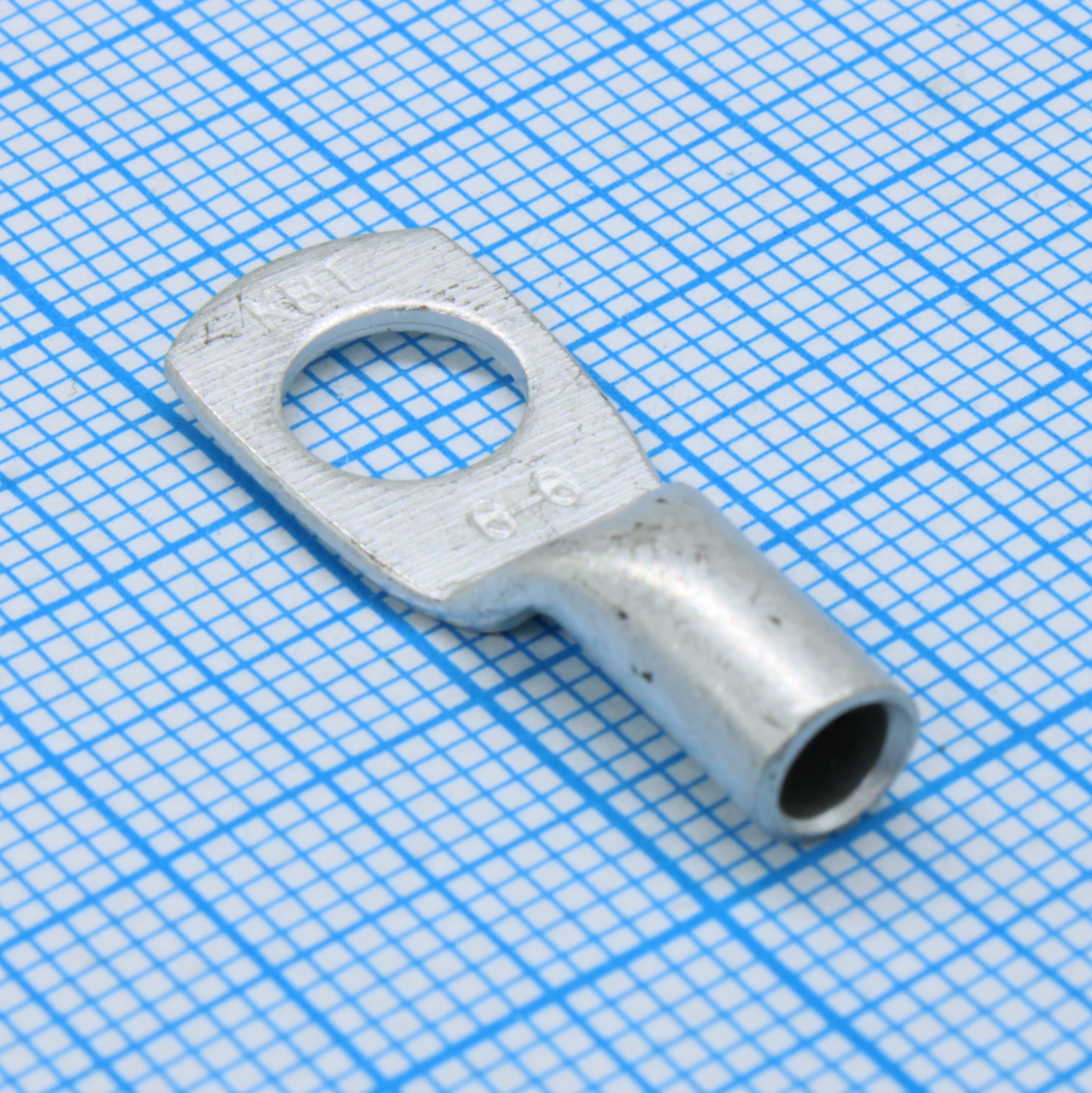 ТМЛС 6-6 - Наконечник кабельный медный луженый стандарта «КВТ» кольцевой М6 для опрессовки проводов сечением 6 мм2