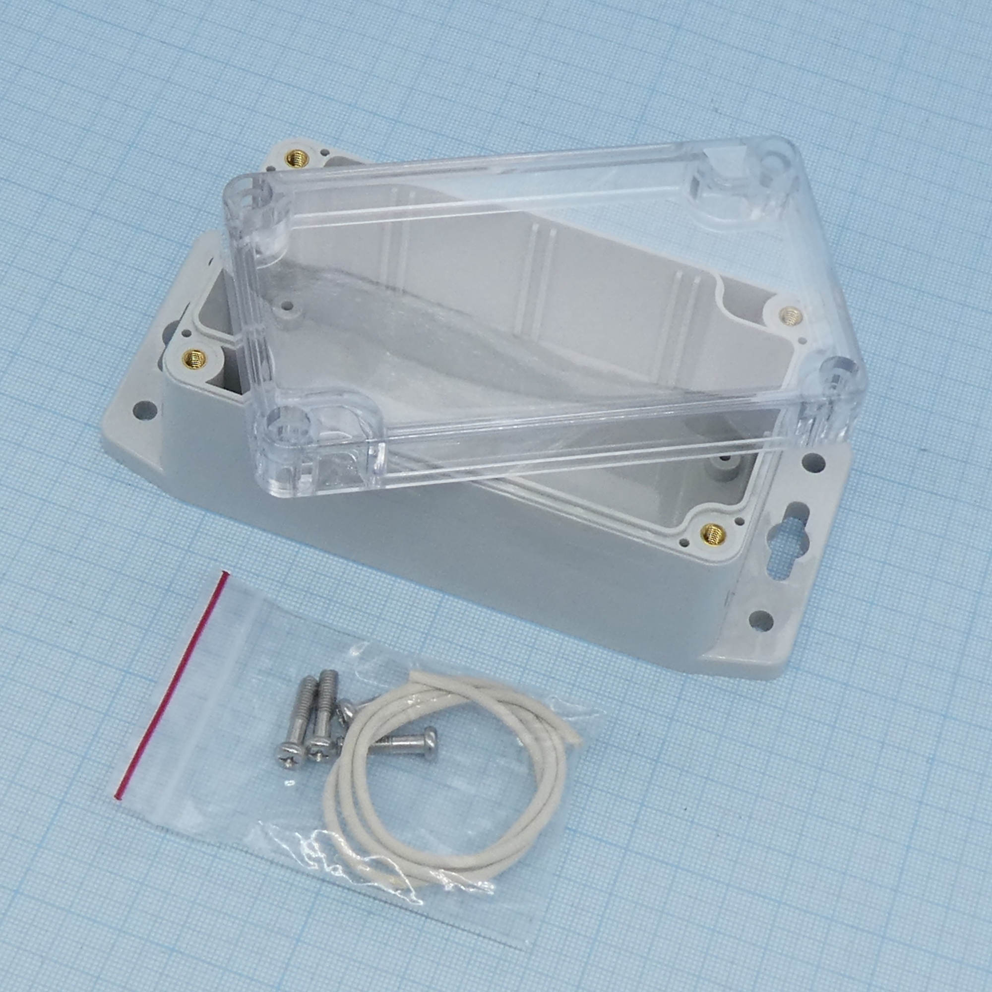 G205CMF - Герметичный корпус с фланцем светло-серого цвета и прозрачной крышкой