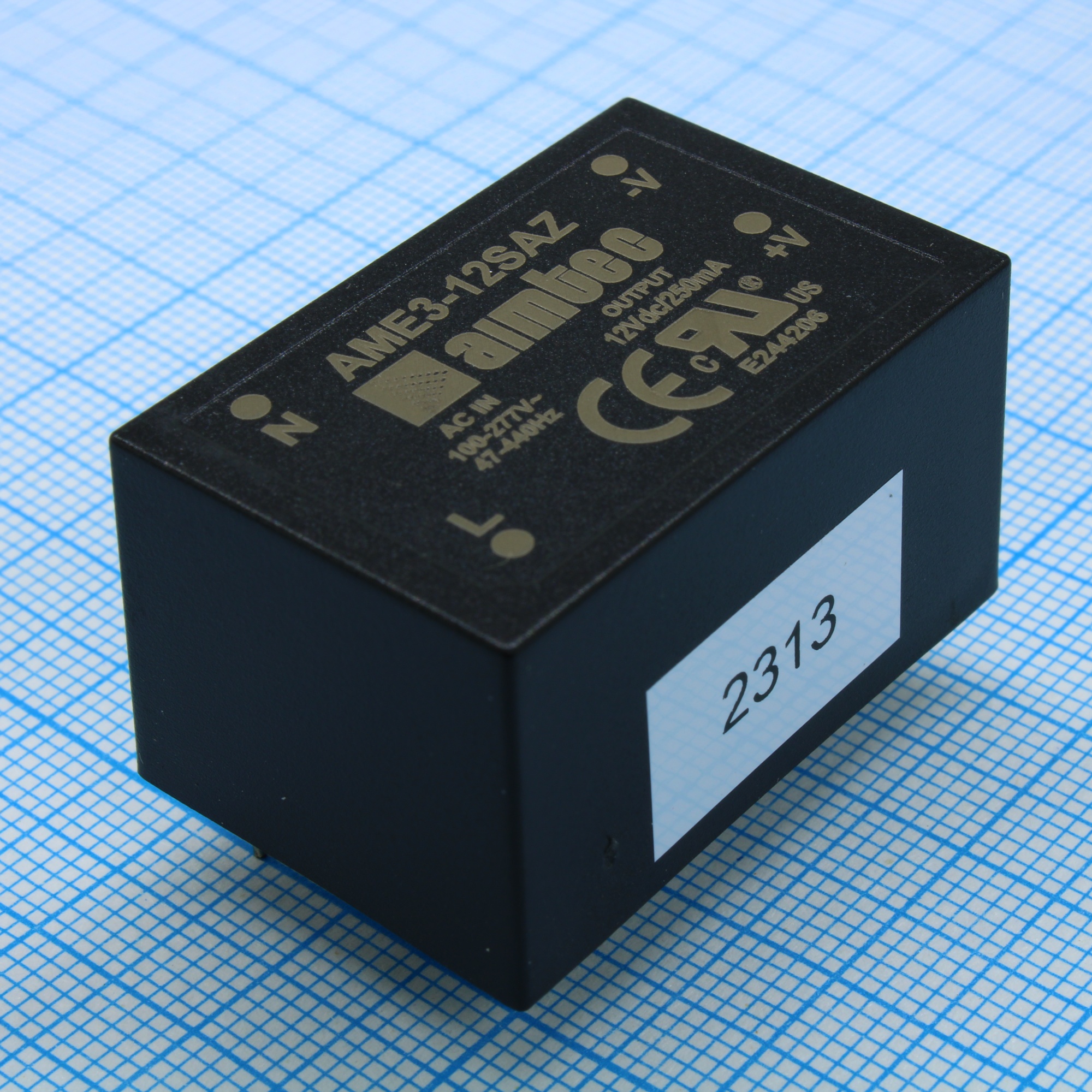 AME3-12SAZ - AC/DC, 3Вт, вход 90…305В, выход 12В/0.25А, изоляция 3000В AC, КПД 73%, максимальная емкостная нагрузка не более 680мкФ, 35.6x23.31x19.32мм, -40…80°C, пластик