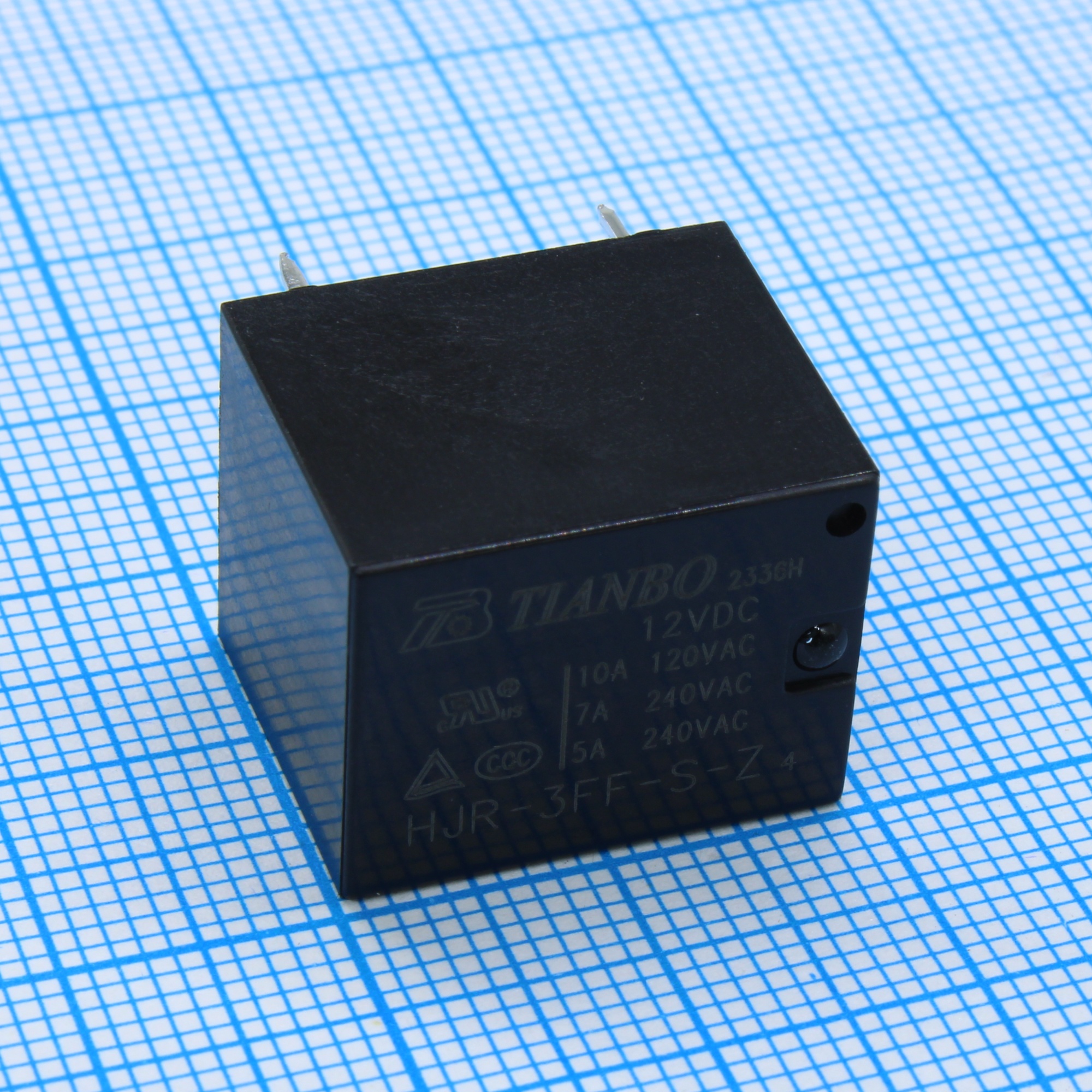 HJR-3FF-12VDC-S-Z-4 - Реле силовое 10А одна контактная группа на переключение катушка 12В 0.36Вт