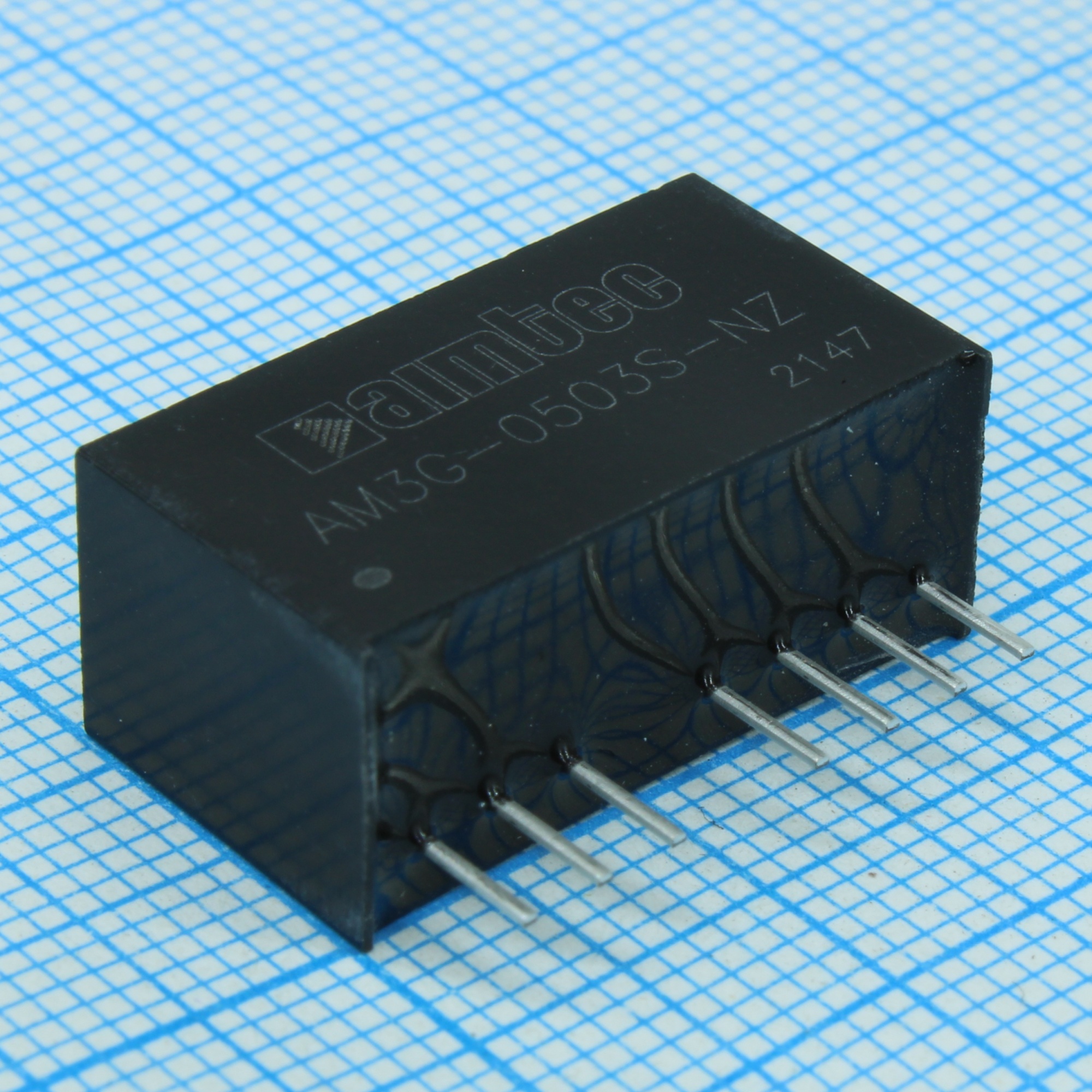 AM3G-0503S-NZ - DC/DC, 3Вт, вход 4.5…9В, выход 3.3В/0.758А, изоляция 1500В DC, КПД 68%, максимальная емкостная нагрузка не более 1800мкФ, вход On/Off, SIP8, 22x9.5x12мм, -40…100°C, пластик