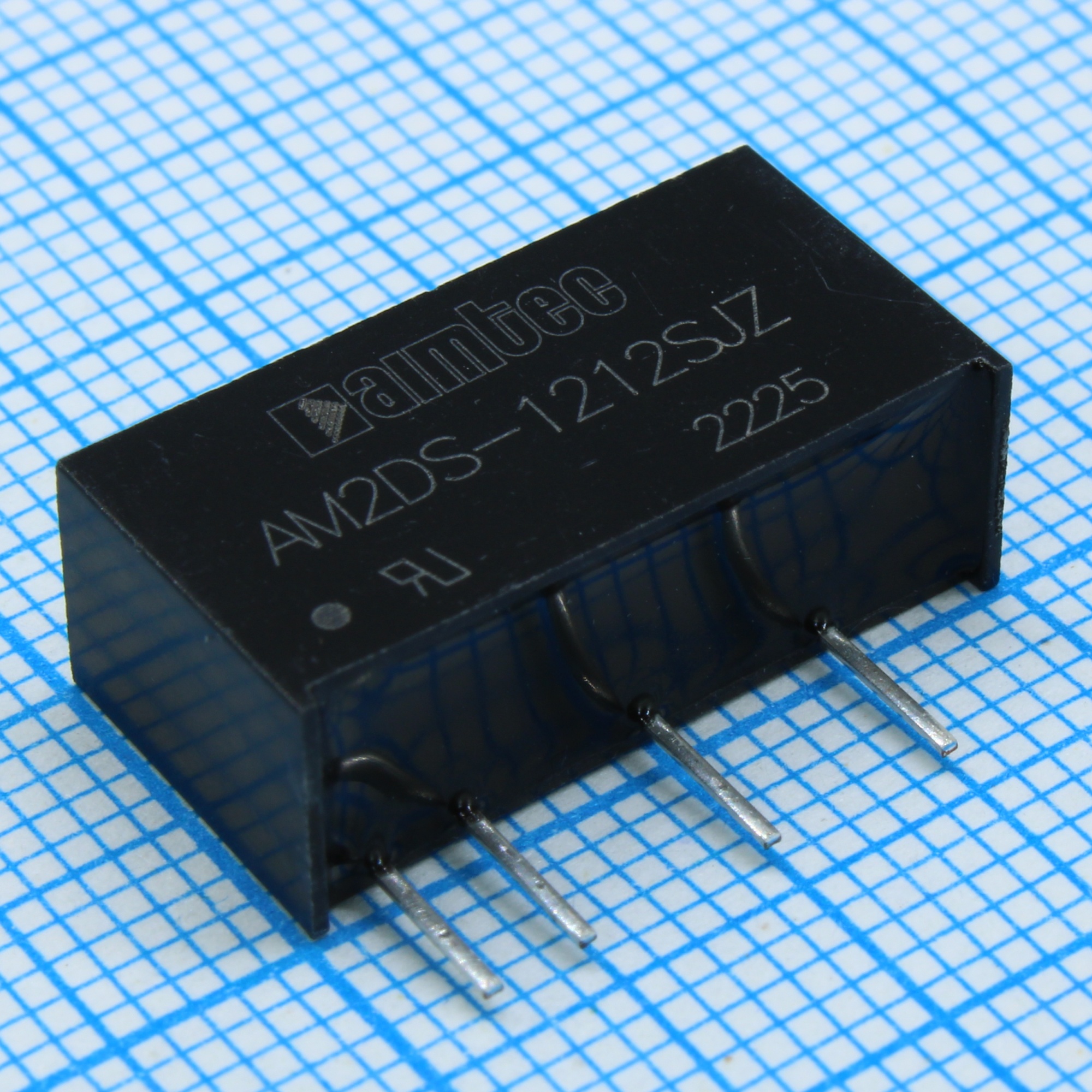 AM2DS-1212SJZ - DC/DC, 2Вт, вход 10.8…13.2В, выход 12В/0.017…0.167А, изоляция 3000В DC, КПД 84%, максимальная емкостная нагрузка не более 560мкФ, SIP7, 19.65x7.05x10.16мм, -40…105°C, пластик