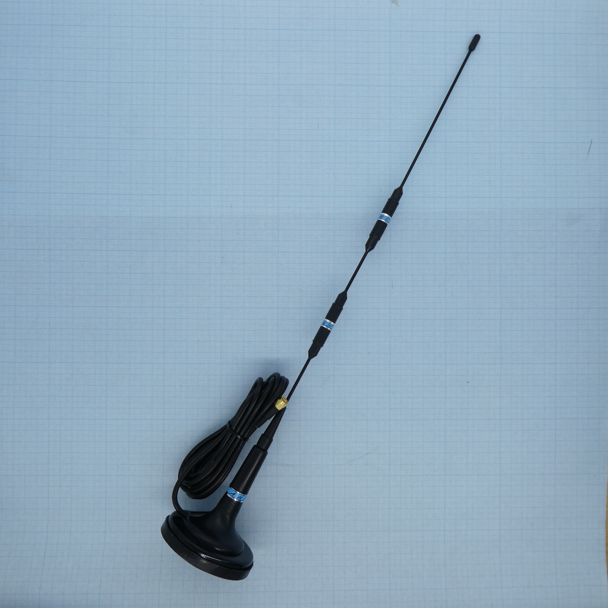 ANT GSM ANTEY 901 SMA - GSM 900/1800; 50Ом; 7,0 дБ; КСВ 1,9:1; магнитная база 65мм; длина кабеля 2м; ветровая нагрузка: 200км/ч; SMA-M-разъем