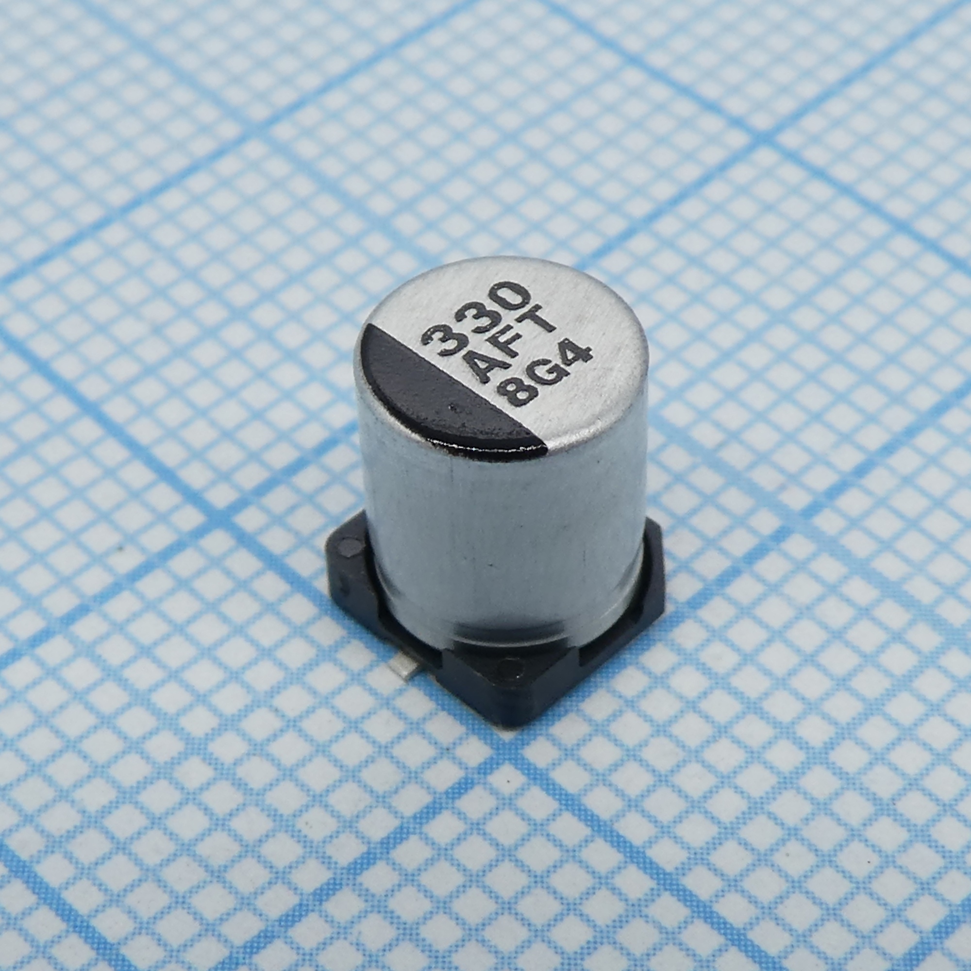 EEEFTA331XAP - Конденсатор алюминиевый электролитический 330мкФ 10В ±20% (6.3 X 7.7мм) для поверхностного монтажа 0.16 Ом 600мА 2000час 105°С автомобильного применения лента на катушке