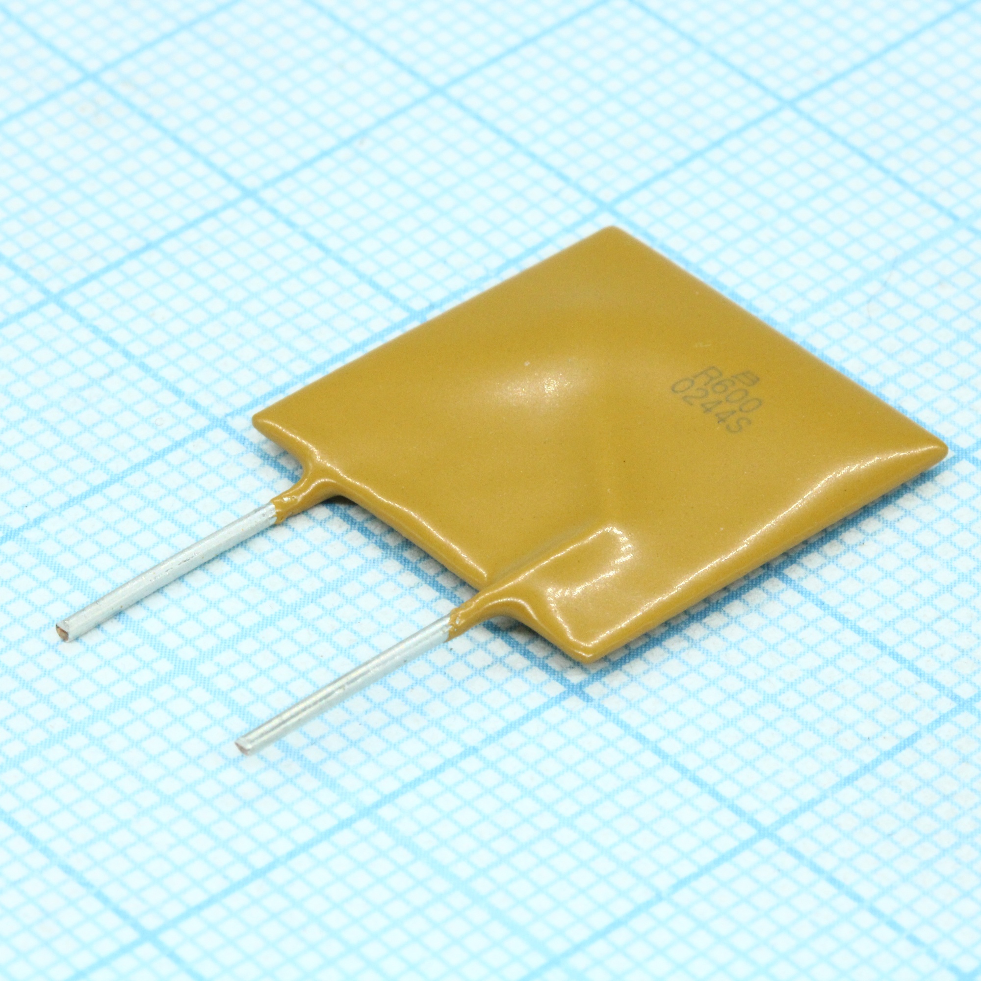 MF-R600 - Самовосстанавливающийся предохранитель PTC 6A(hold) 12A(trip) 30V 40A 3.5W 16s 0.005Ohm Radial 19.3 X 3 X 31.9mm Bulk