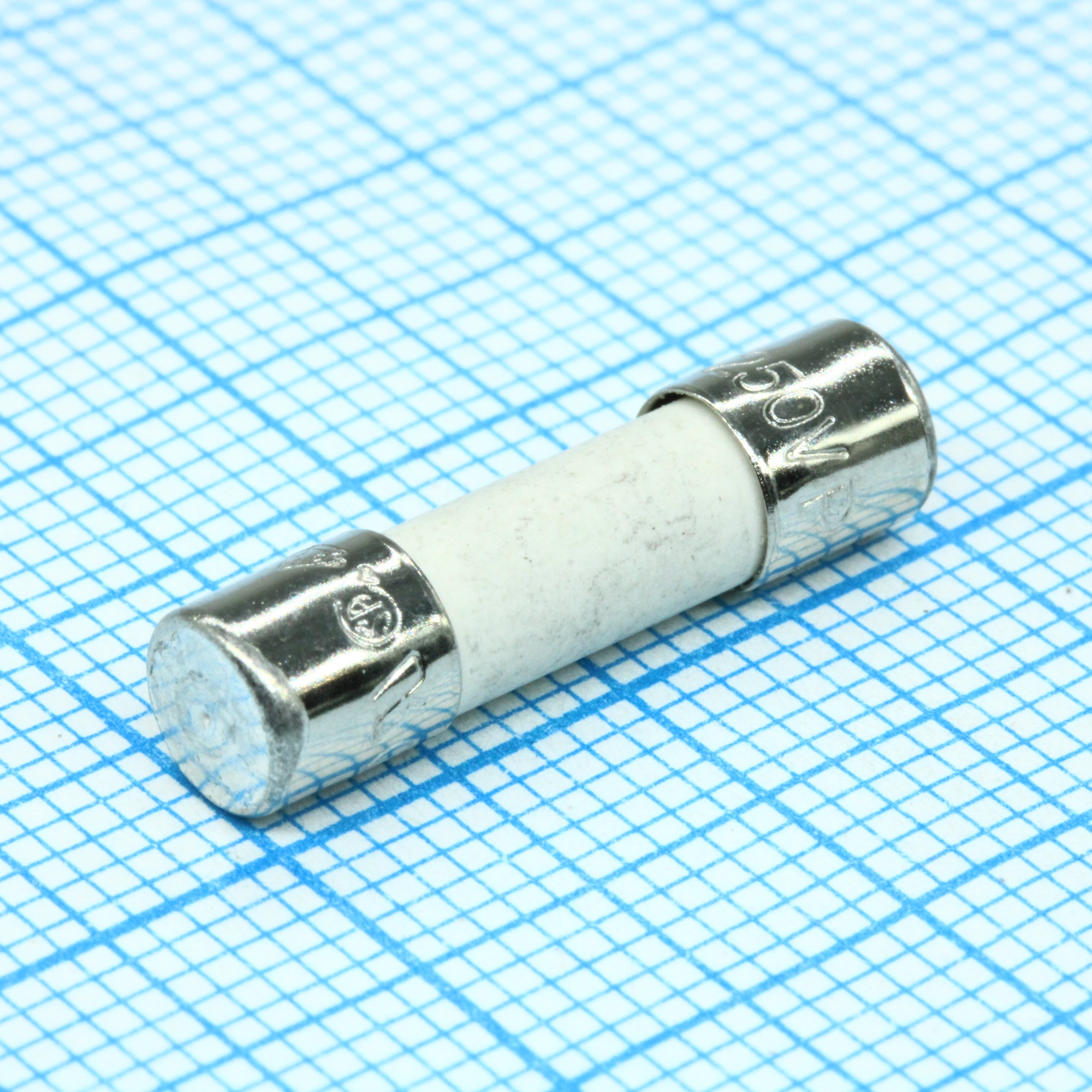 0216.100MXP - Миниатюрный быстродействующий предохранитель 0.1А 250В 5X20мм в керамическом корпусе россыпь