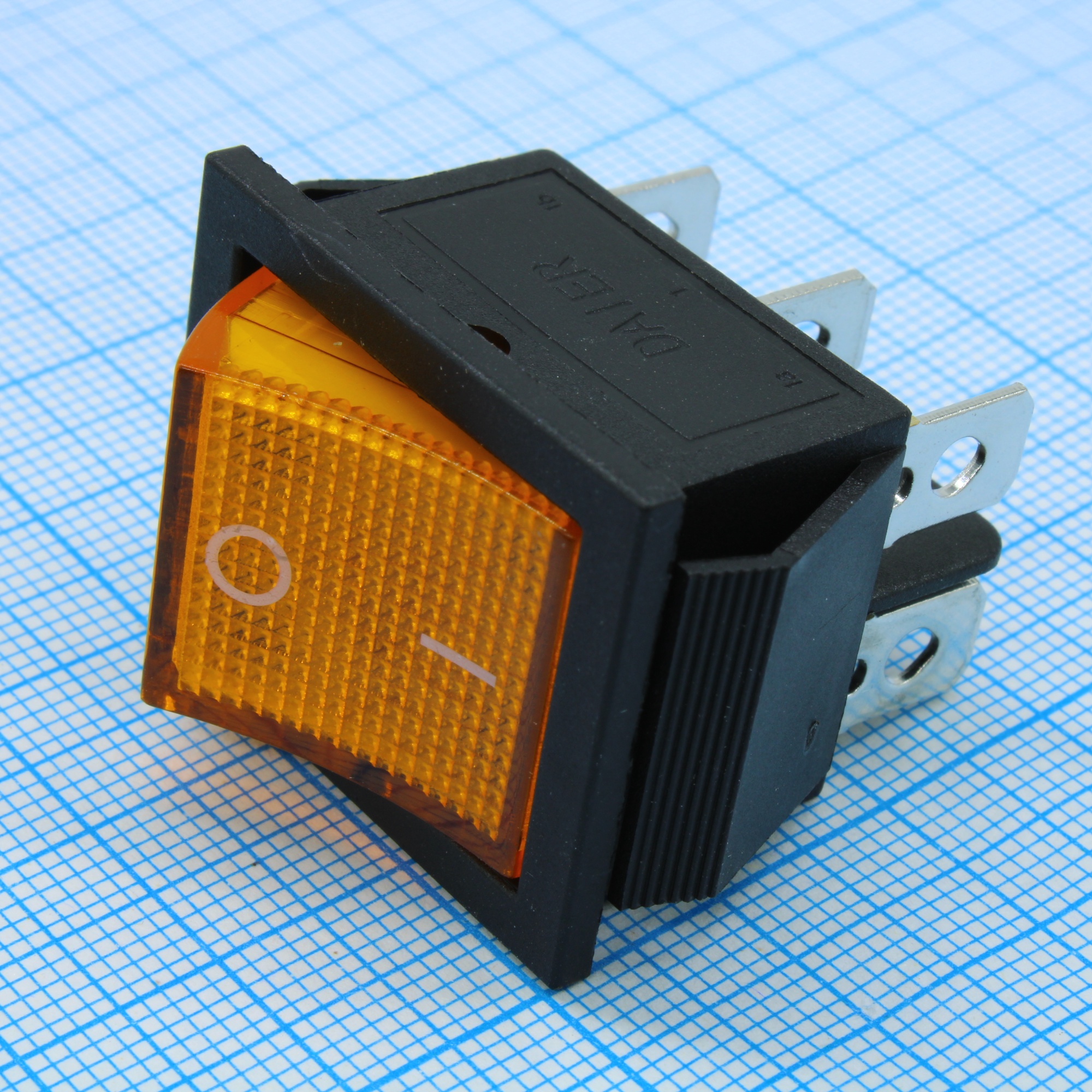 RWB-506 желтый - Выключатель клавишный с подсветкой ON-ON (6c) 15А 250В