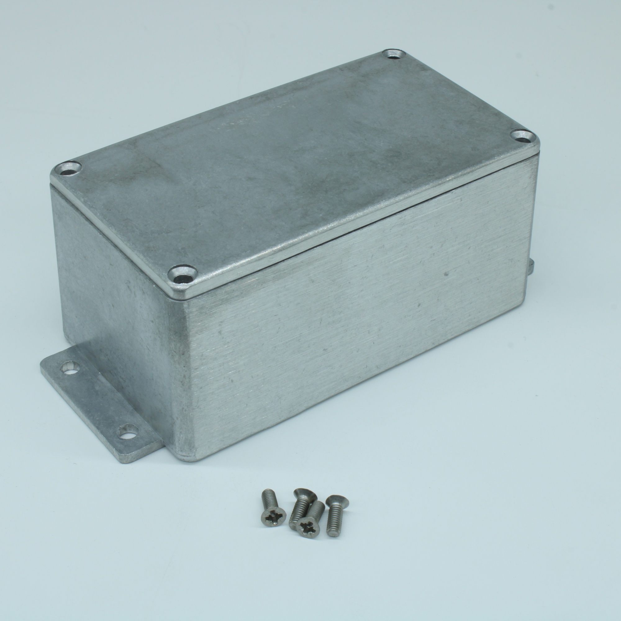 B015MF - Алюминиевый корпус с фланцами. некрашеный