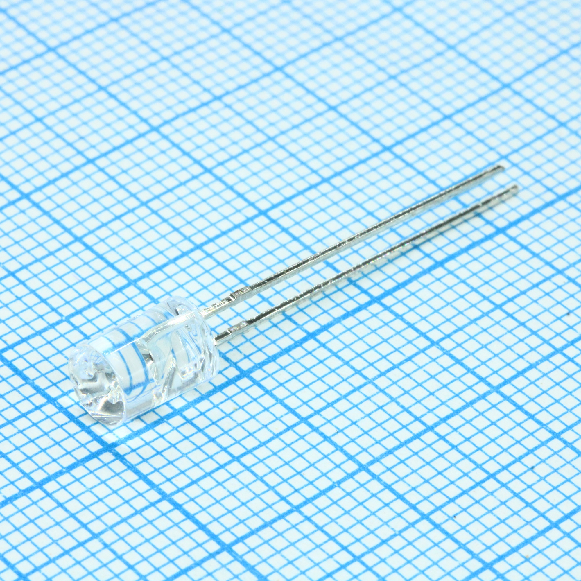 FYL-5043SUYC1G - Светодиод 5мм/желтый/588нм/400мкд/прозрачный/90°/цилиндр