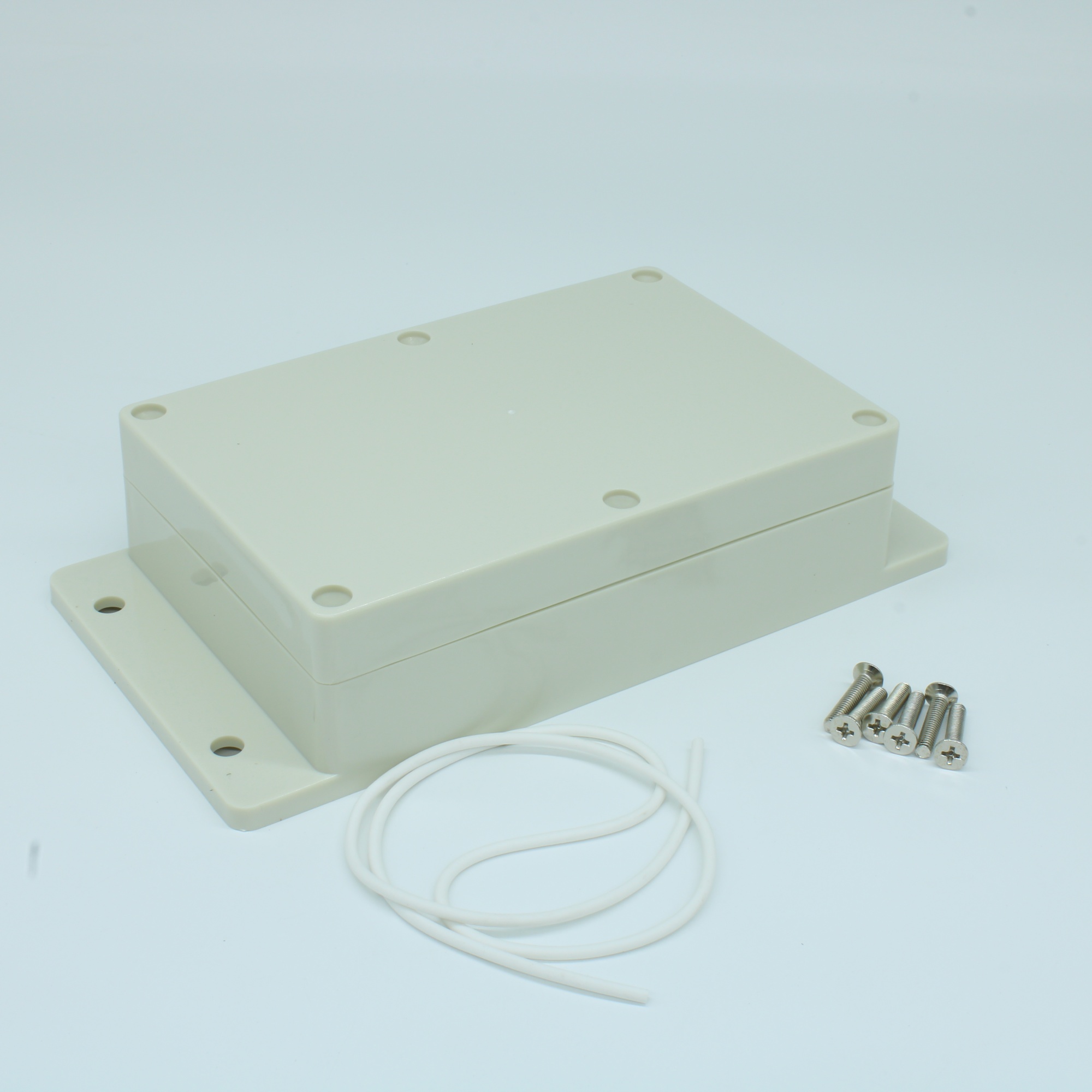 11-21 (F-16) - Пластиковый корпус с фланцами  IP65