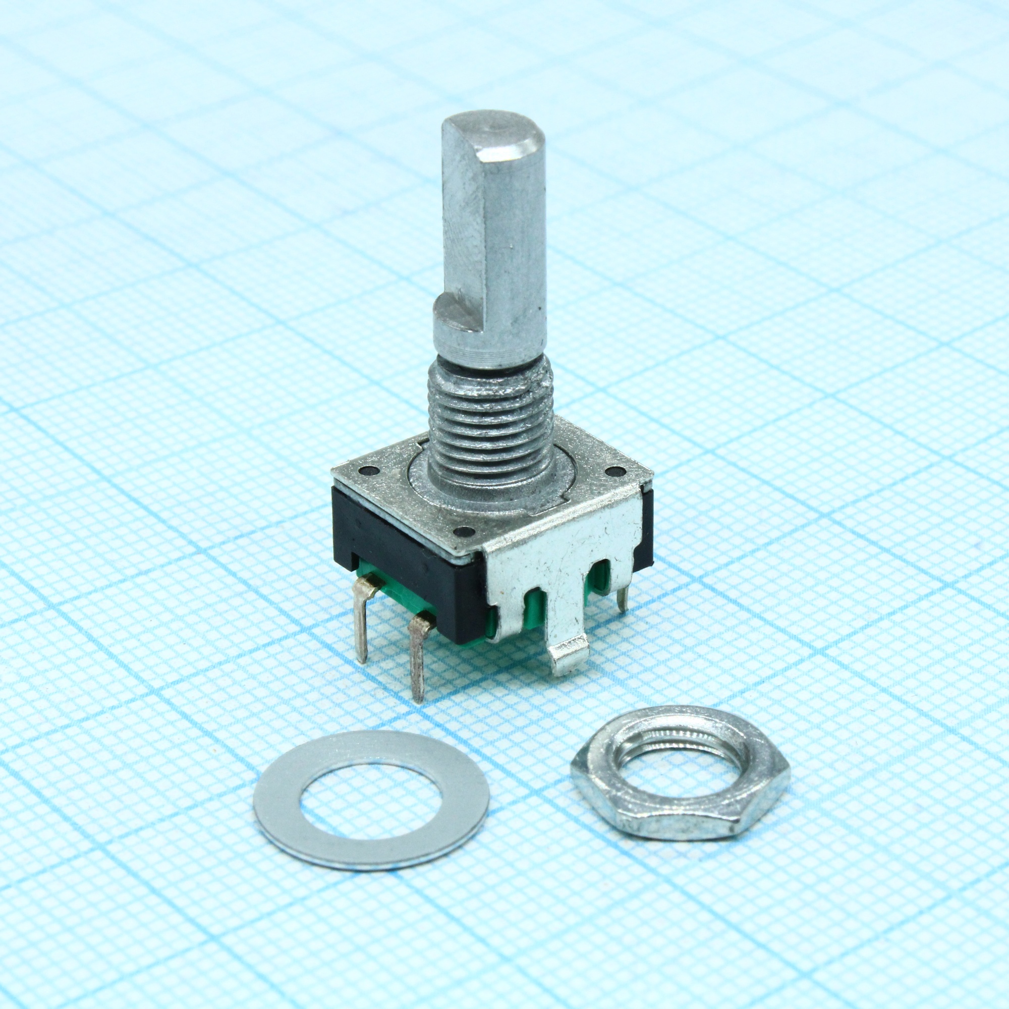 PEC11R-4220F-S0012 - Энкодер PEC11, 24 щелчка, 12 импульсов, металлический вал с лыской 20мм, с кнопкой, горизонтальные выводы,крепление на гайку 7мм