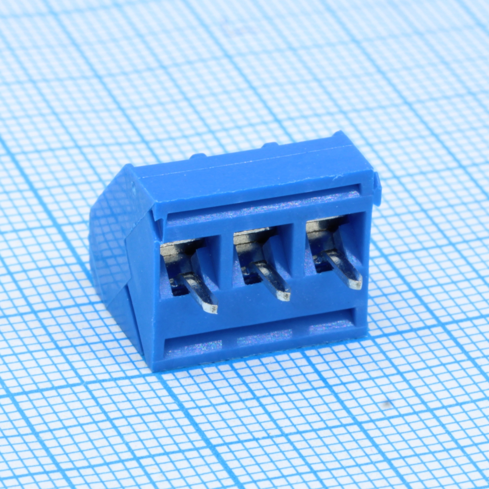 GT330-5.0-03P-12-00 - Винтовой клеммный блок c рельефной обоймой, 3 контакта. Серия GT300-5.0