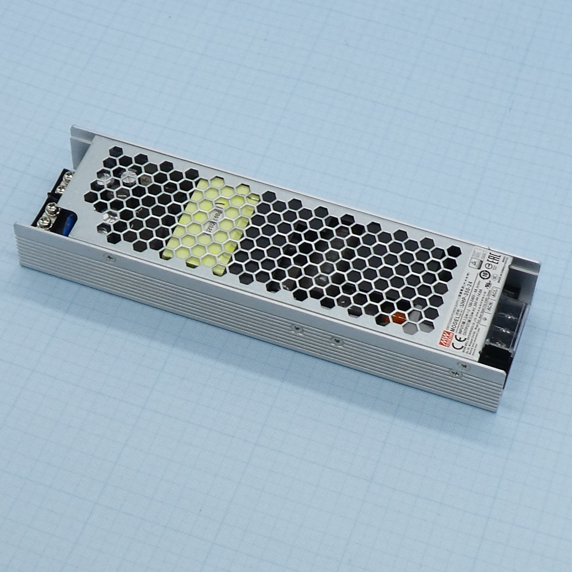 UHP-350-24 - AC-DC, 350.4Вт, вход 90…264В AC, 47…63Гц, выход 24В/14.6A, ККМ, рег. вых 22.8…25.2В, изоляция 3750В AC, в кожухе 220х62х31мм, -30…+70°С