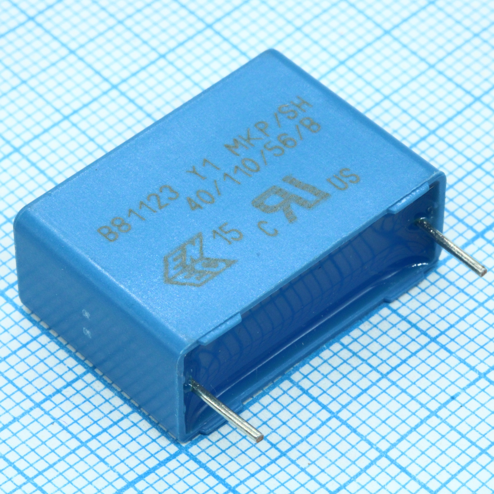 B81123C1103M - Конденсатор пленочный помехоподавляющий Y1 0.01мкФ 250В переменного тока ±20% (26.5 X 10.5 X 16.5мм) радиальные выводы 22.5мм 100°C автомобильного применения россыпь