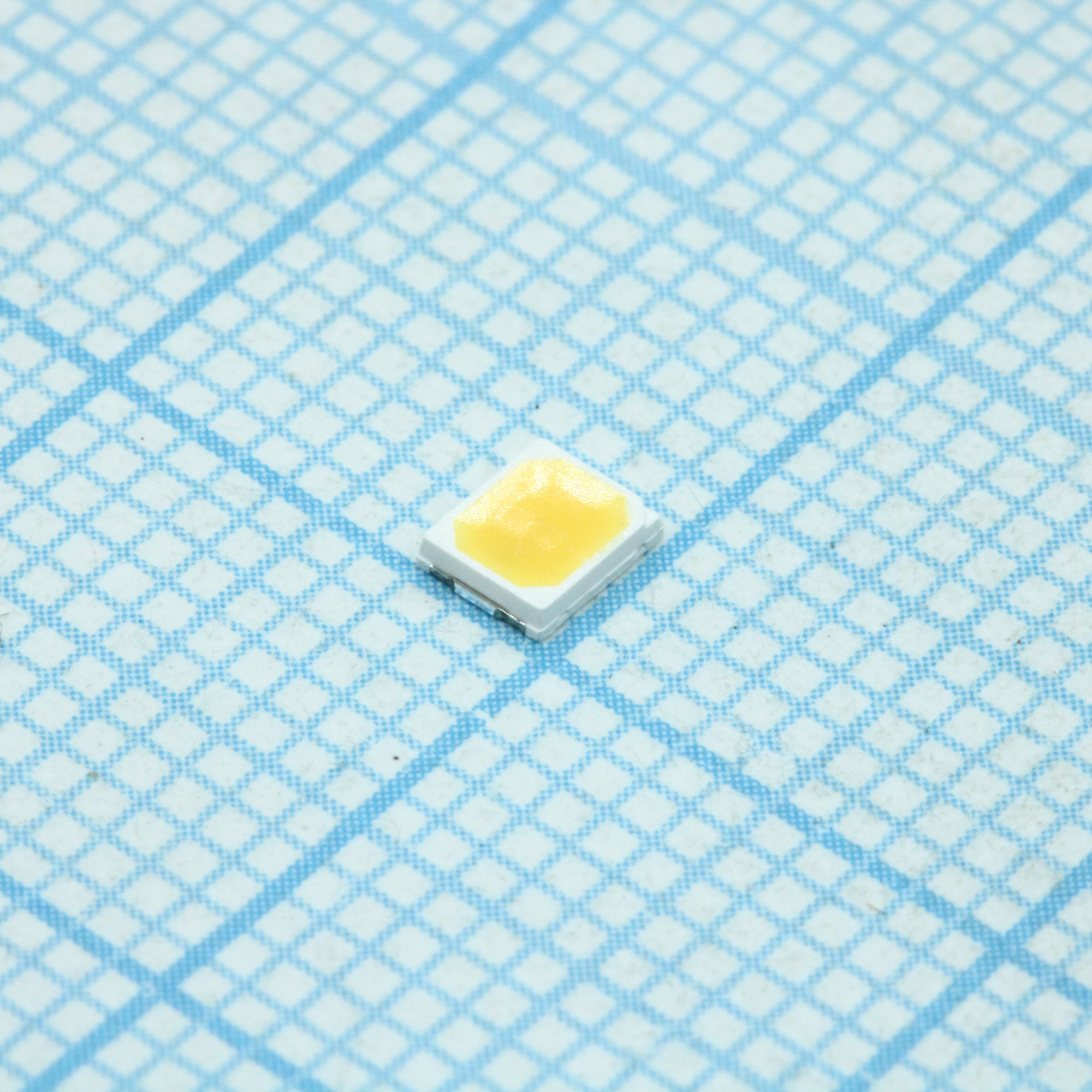 HL-A-2835D19VW-2-LVR7-S1-08-PCT-HR6 4000 - Светодиод smd 0.2-0.5Вт/белый/ 4000K/  3,2В/ 38Лм @ 150мА/ Ifmax=150мА/ CRI 95°/ 120°/ 2.8x3.5x0.7мм