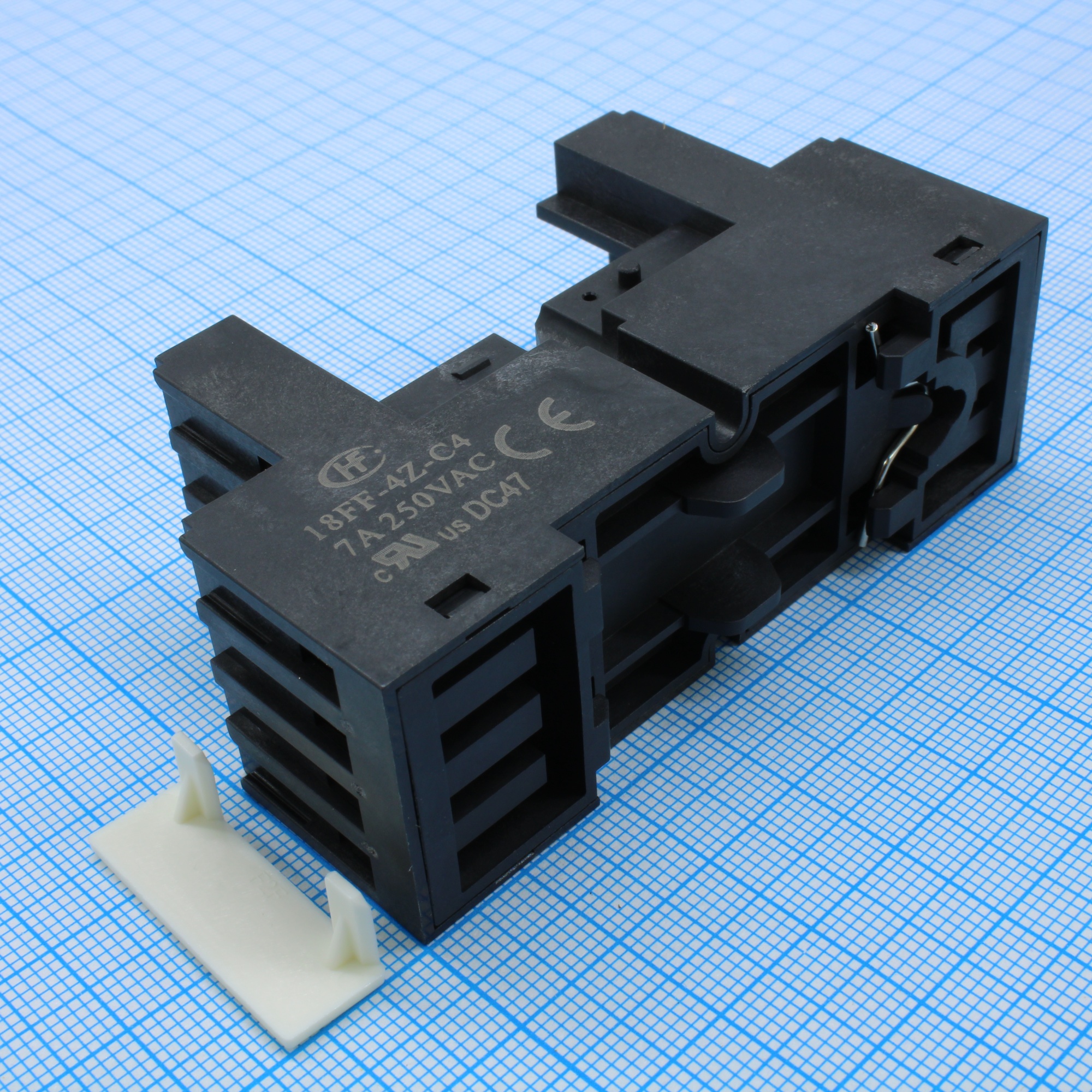 18FF-4Z-C4 - Панель для реле на DIN-рейку для реле HF-18FF