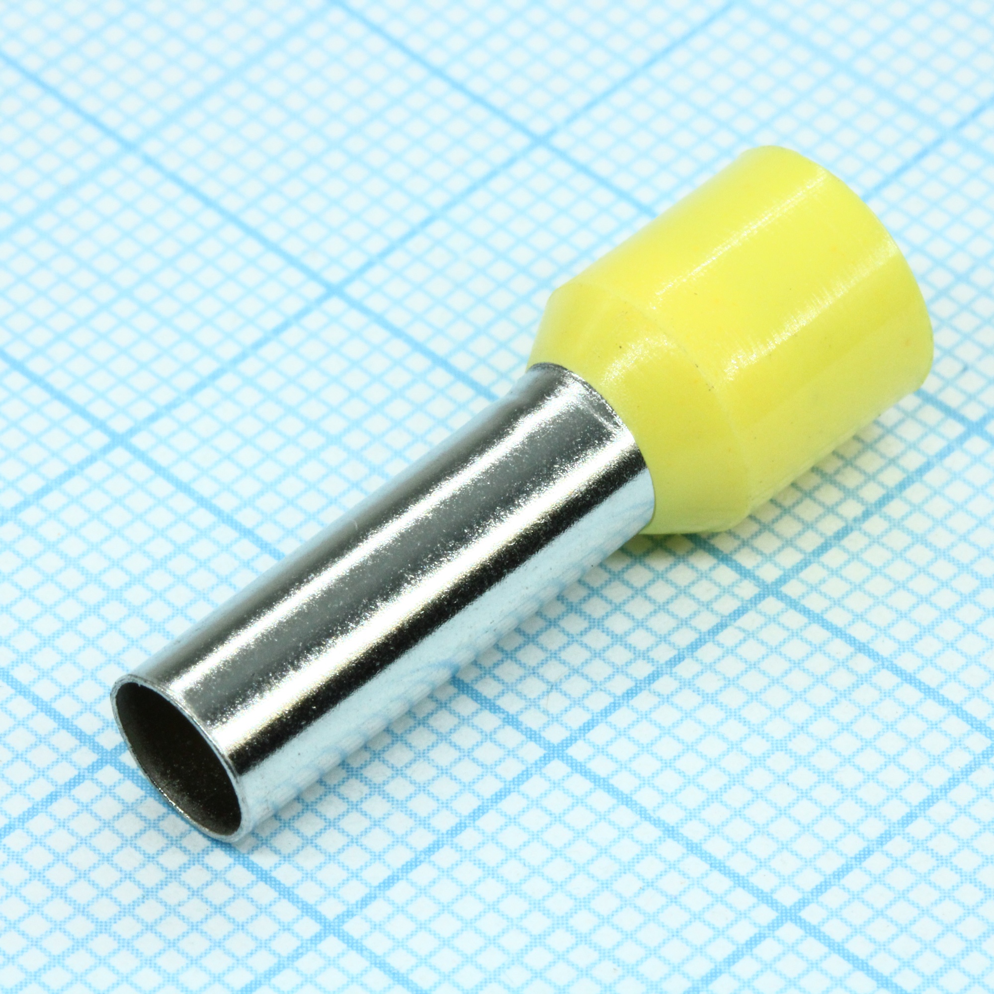 HE 16-18  Yellow - наконечник кабельный торцевой трубчатый с изоляцией, L=28.2/18мм, сеч. пров. 16мм2