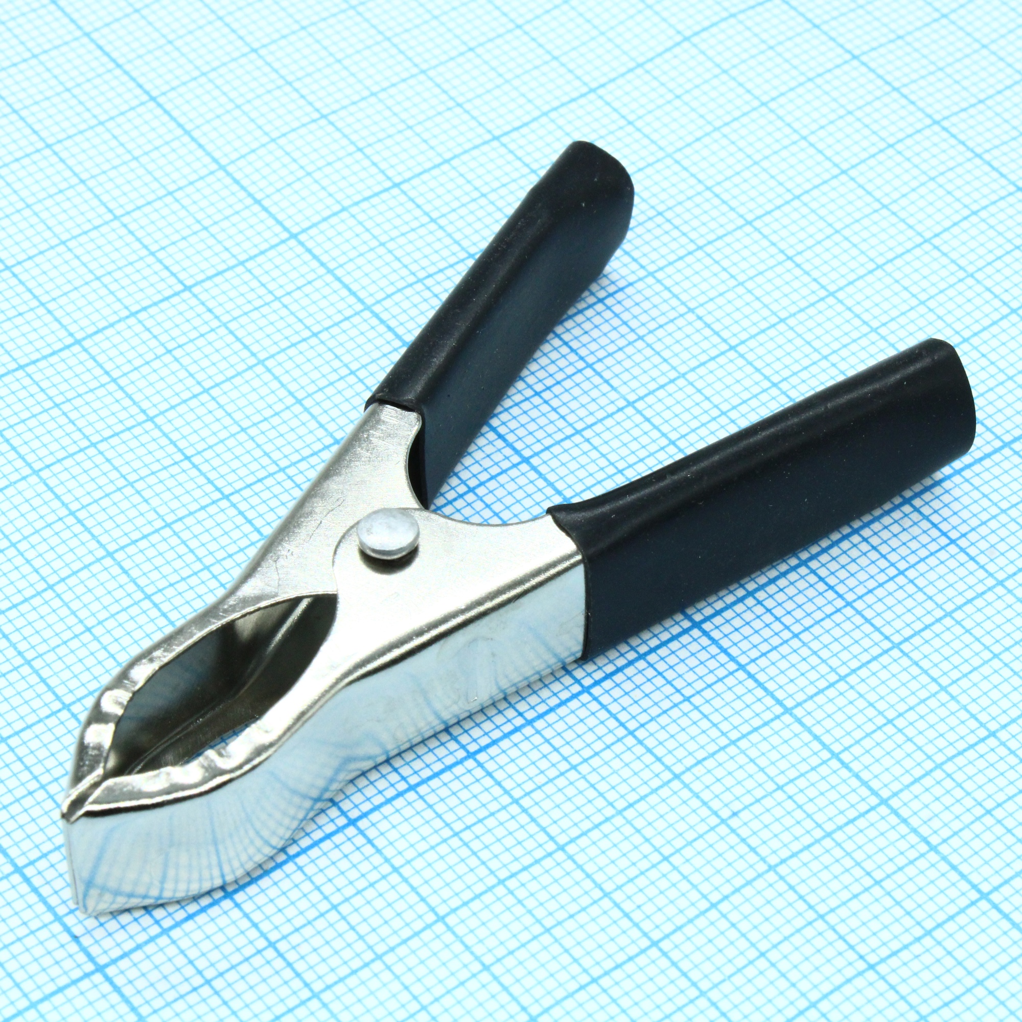 8-0039 BLACK - Зажим "Крокодил" с изолятором (черный), 35А, 75мм