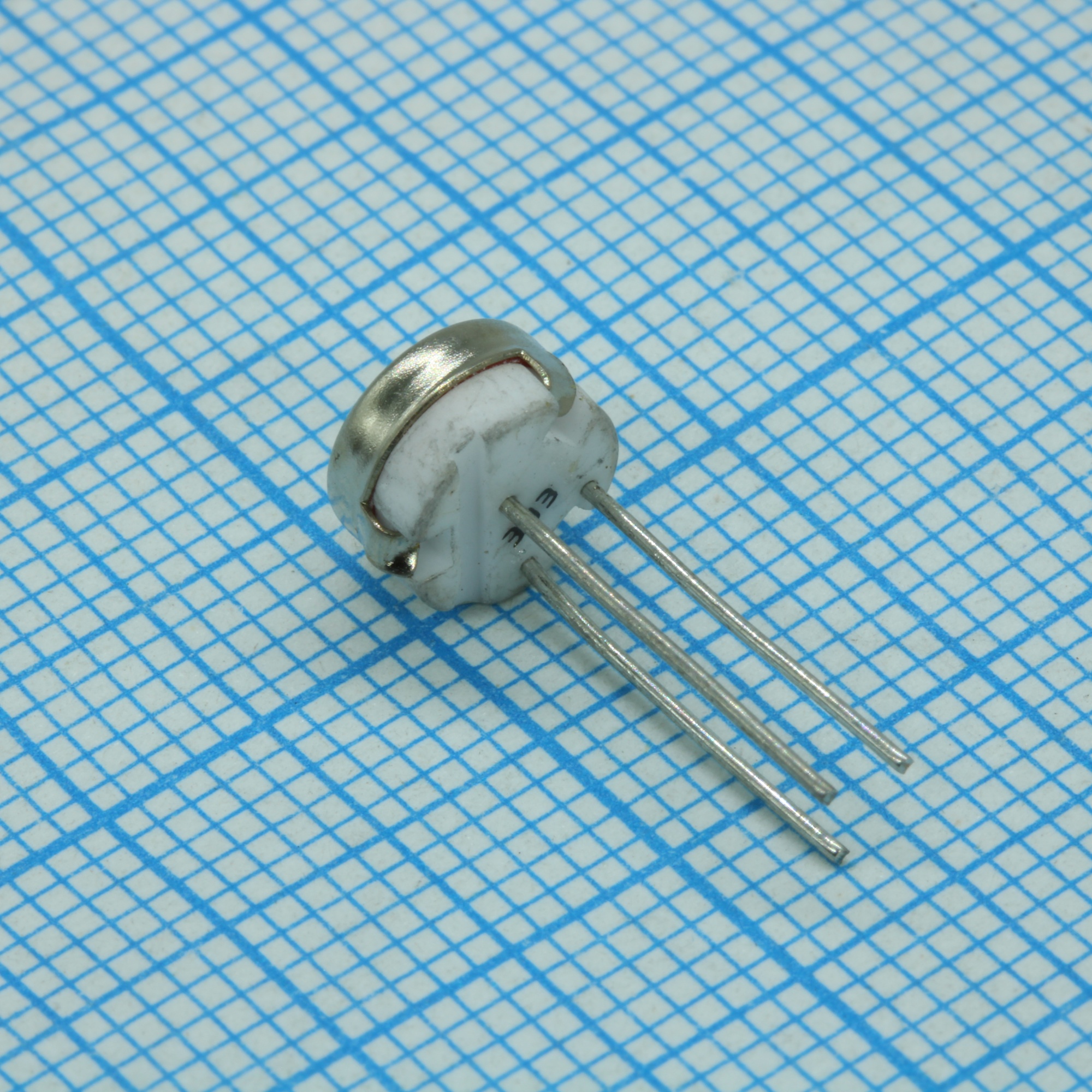 L-KLS4-3329H-333 - Потенциометр однооборотный керметный 33кОм ±10% 0.5Вт PC PIN