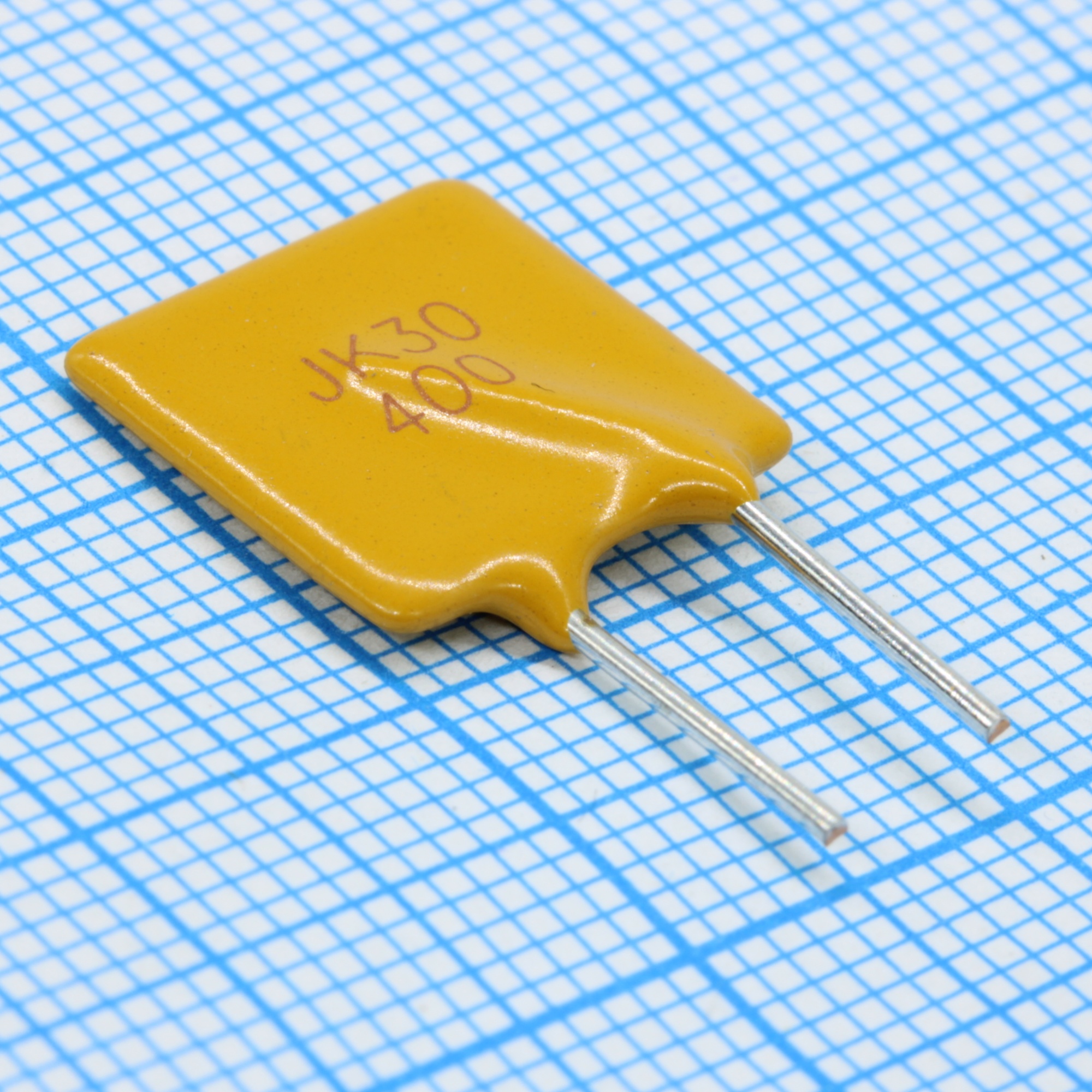 JK30-400 - Предохранитель самовосстанавливающийся 30В 40A 4А(удержание) 8А(отключение) 12.7сек 2.5Вт 10Ом перед отключением