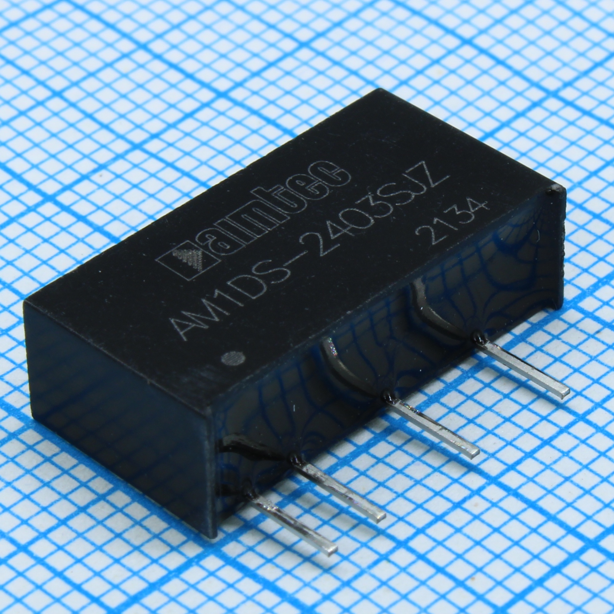 AM1DS-2403SJZ - DC/DC, 1Вт, вход 21.6…26.4В, выход 3.3В/0.03…0.303А, изоляция 1500В DC, КПД 75%, максимальная емкостная нагрузка не более 2400мкФ, SIP7, 19.65x6x10.16мм, -40…105°C, пластик