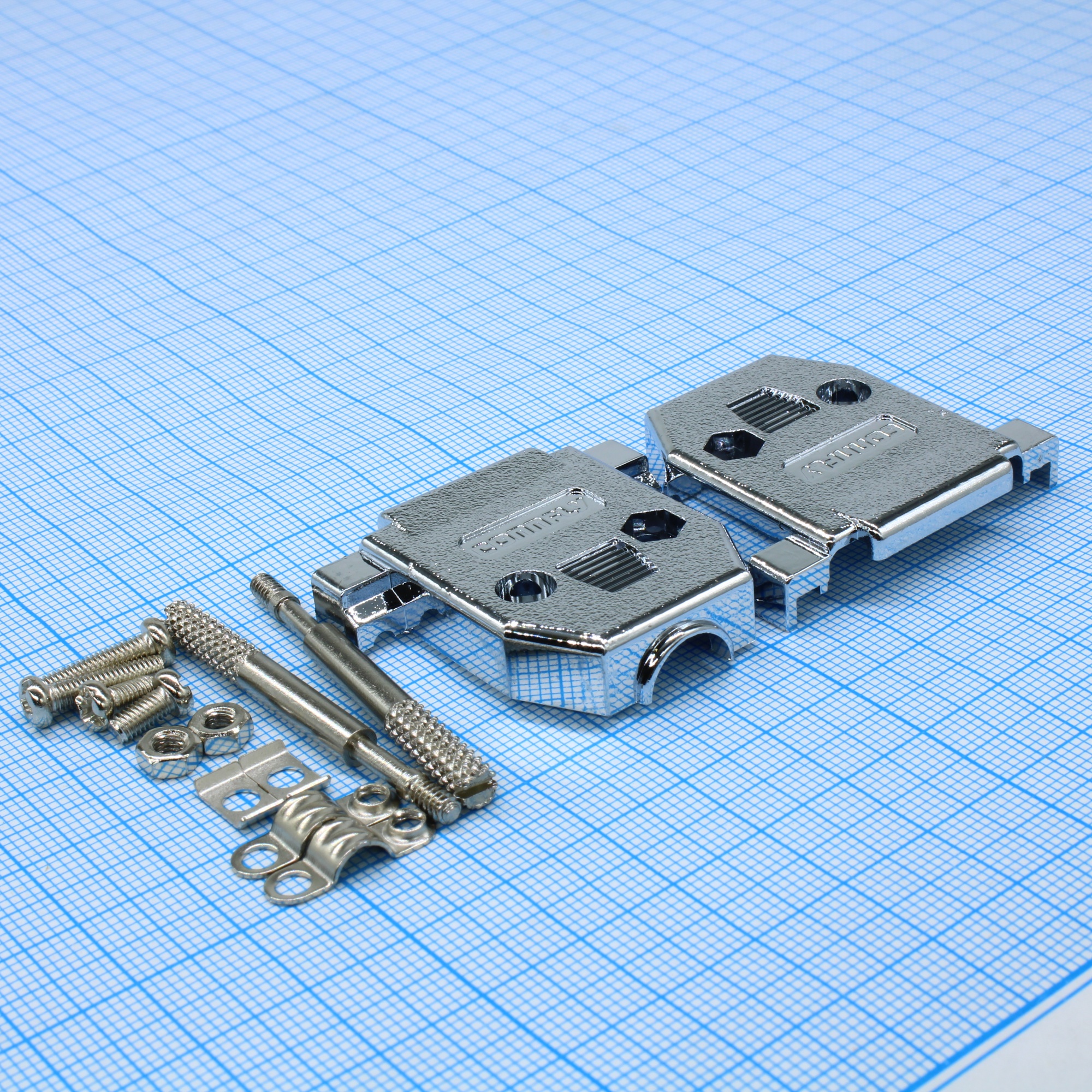 DS1046-15C1L1 - Кожух для разъема D-Sub 15pin с удлиненными винтами, металлизированный