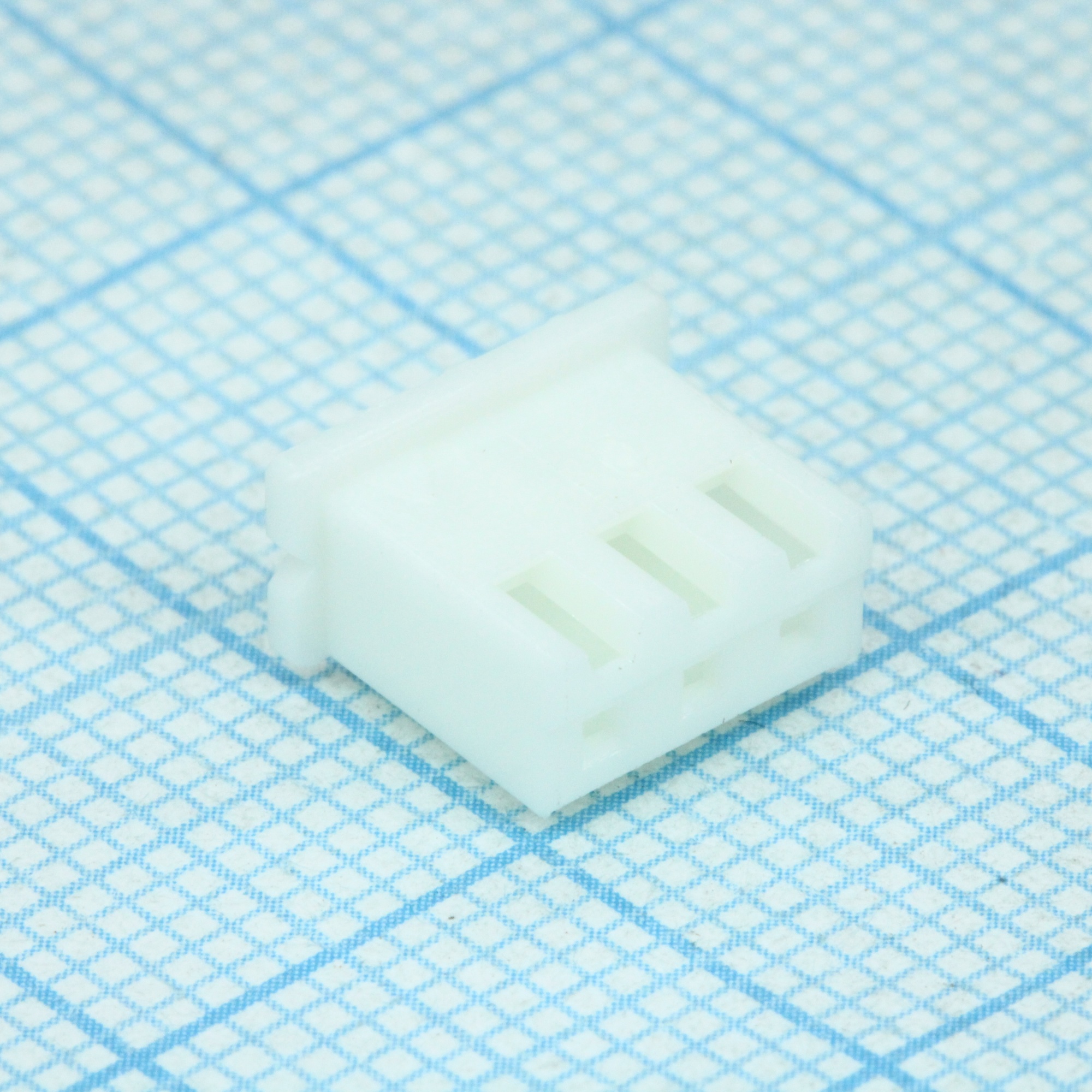 XHP-3 - Серия XH. Корпус разъема - розетка на кабель 3 контакта, шаг 2.5мм / требуются контакты T-DS1069-SC600