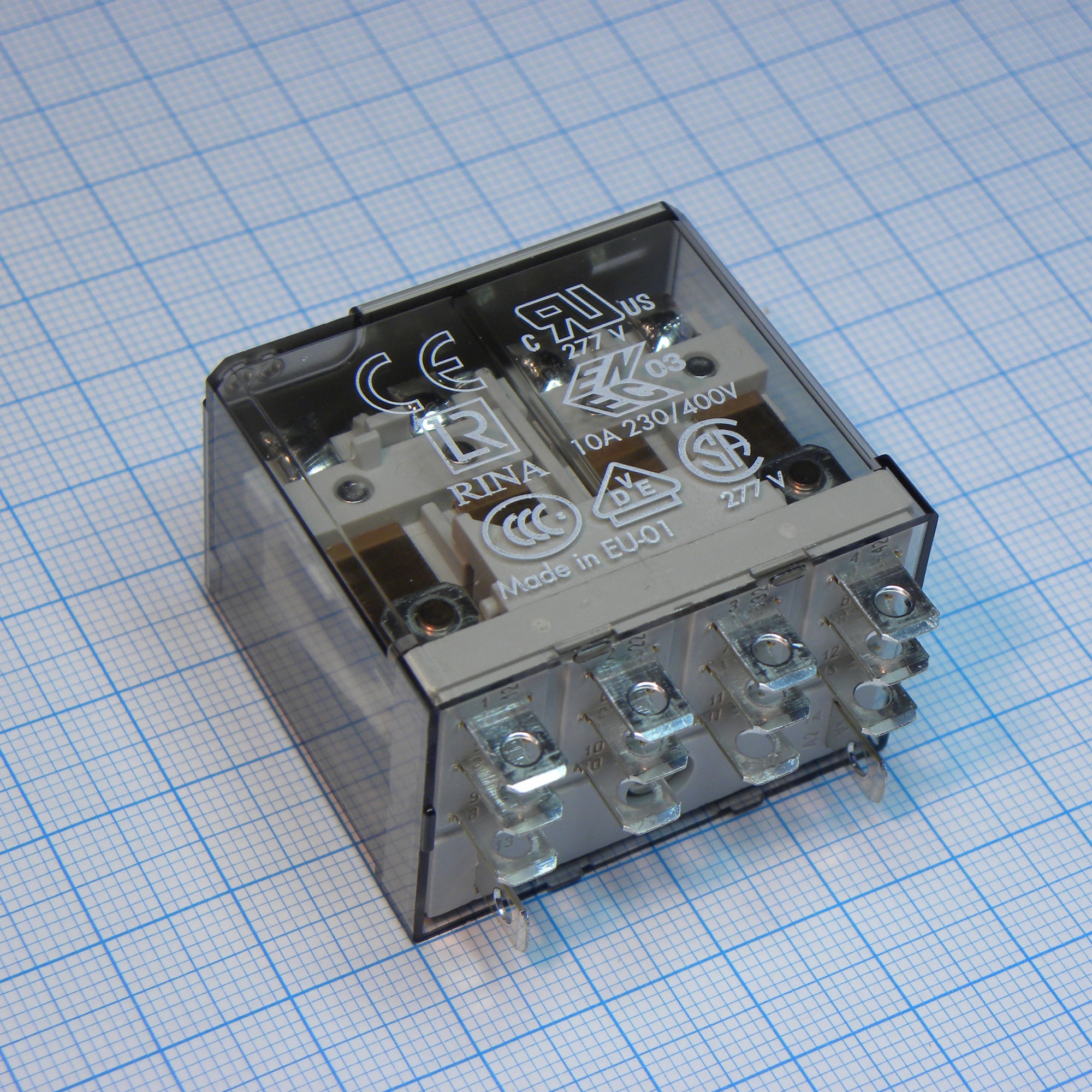 56.34.9.024.0000 - Миниатюрное силовое реле; 4 перекидных контакта 12А (= 24В DC)