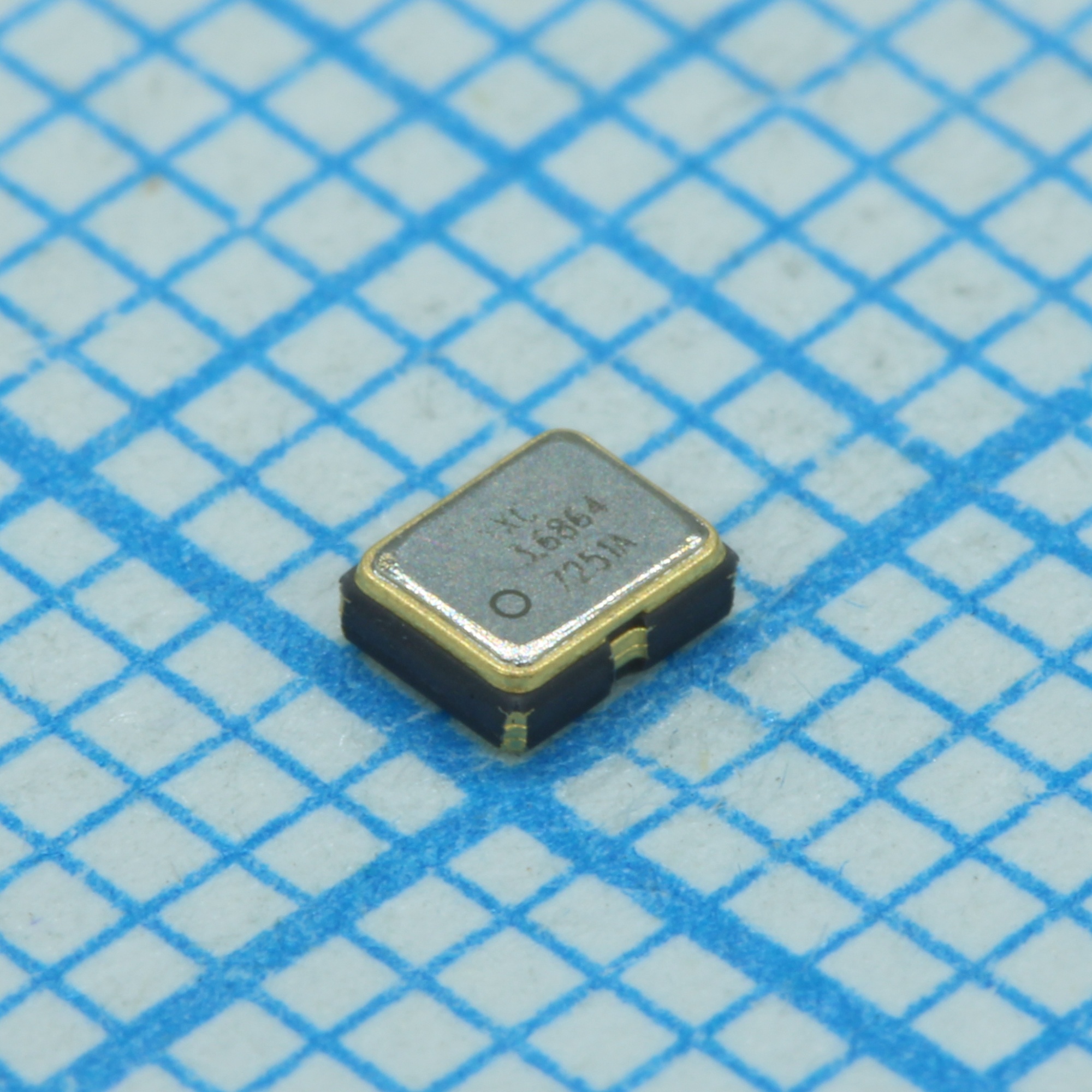YSO690PR 3.6864MHZ 3.3V 20PPM - Генератор кварцевый 3.6864МГц, 3.3В, 20ppm, SMD2.5х2.0, -40...+85°C