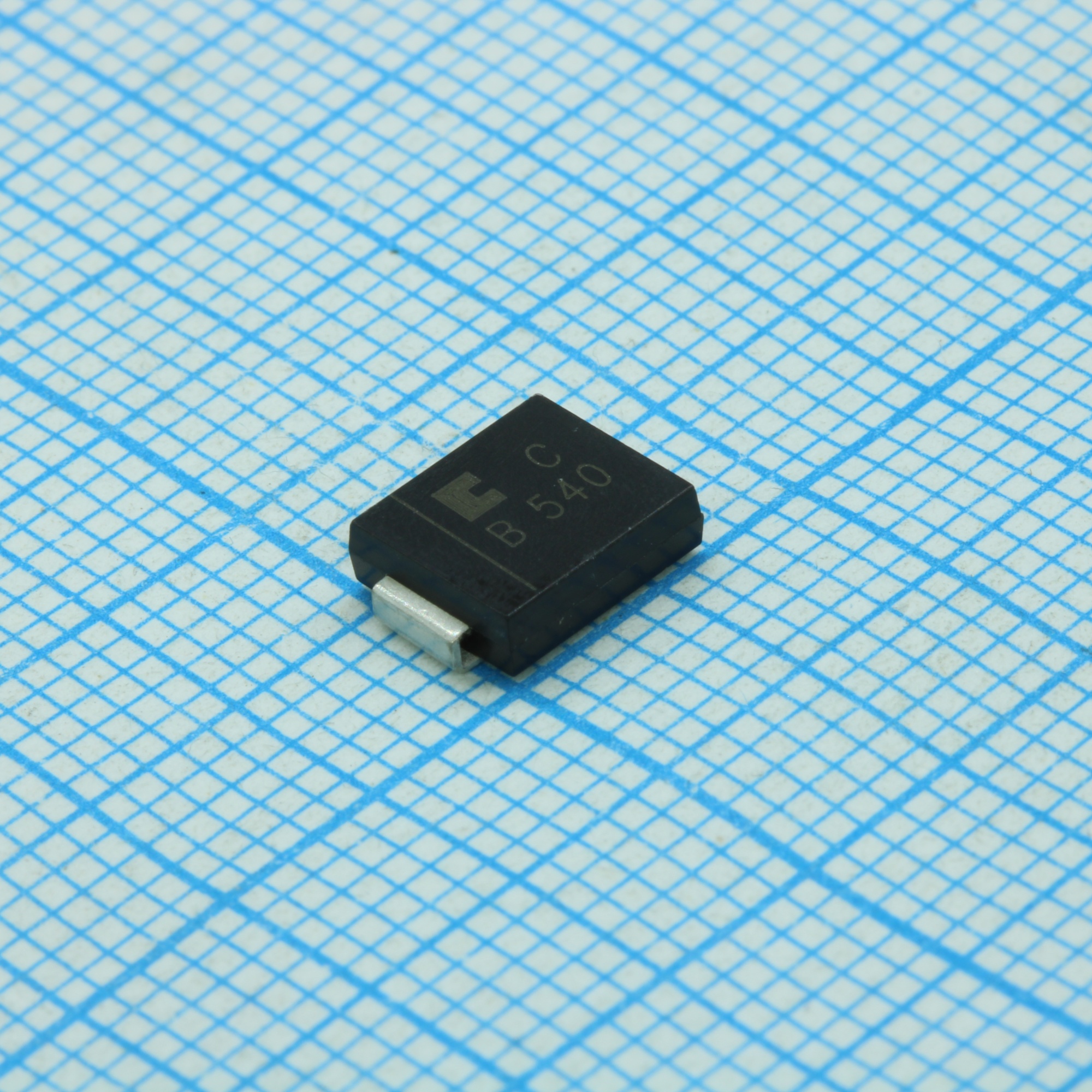 CDBC540-HF - Диод Шоттки 40В 5A 2-Pin SMC лента на катушке