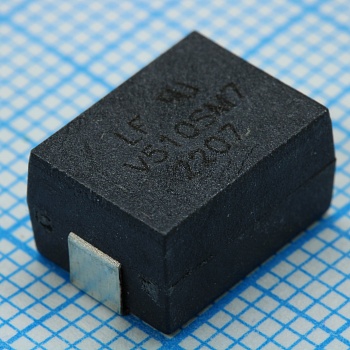 V510SM7 - Варистор 510В переменного тока 675В постоянного тока 1200А 910В для поверхностного монтажа лента на катушке