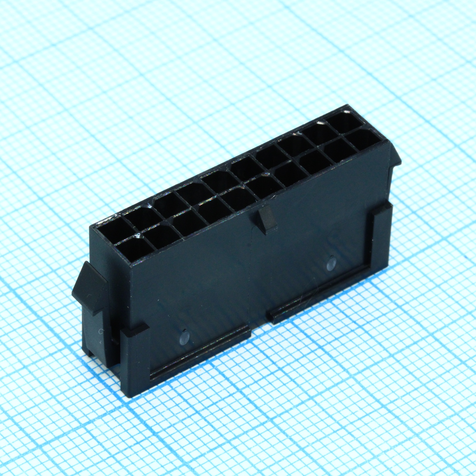 430202000 - Корпус разъема 20 контактов шаг 3мм вилка монтаж на панель серия  Micro-Fit 3.0 пакет