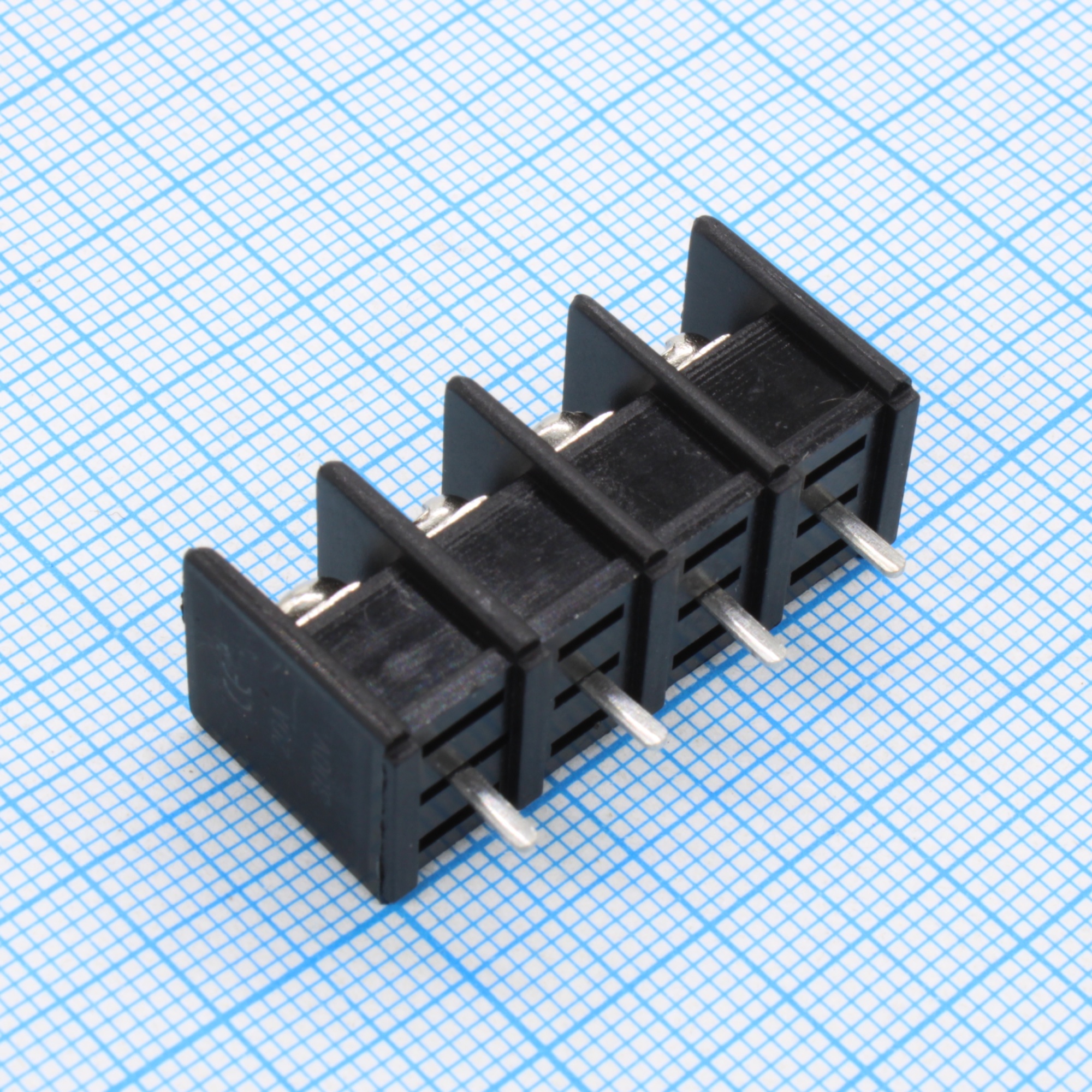 L-KLS2-25A-7.62-04P-B - Барьерный клеммный блок на плату 4 контакта шаг 7.62мм