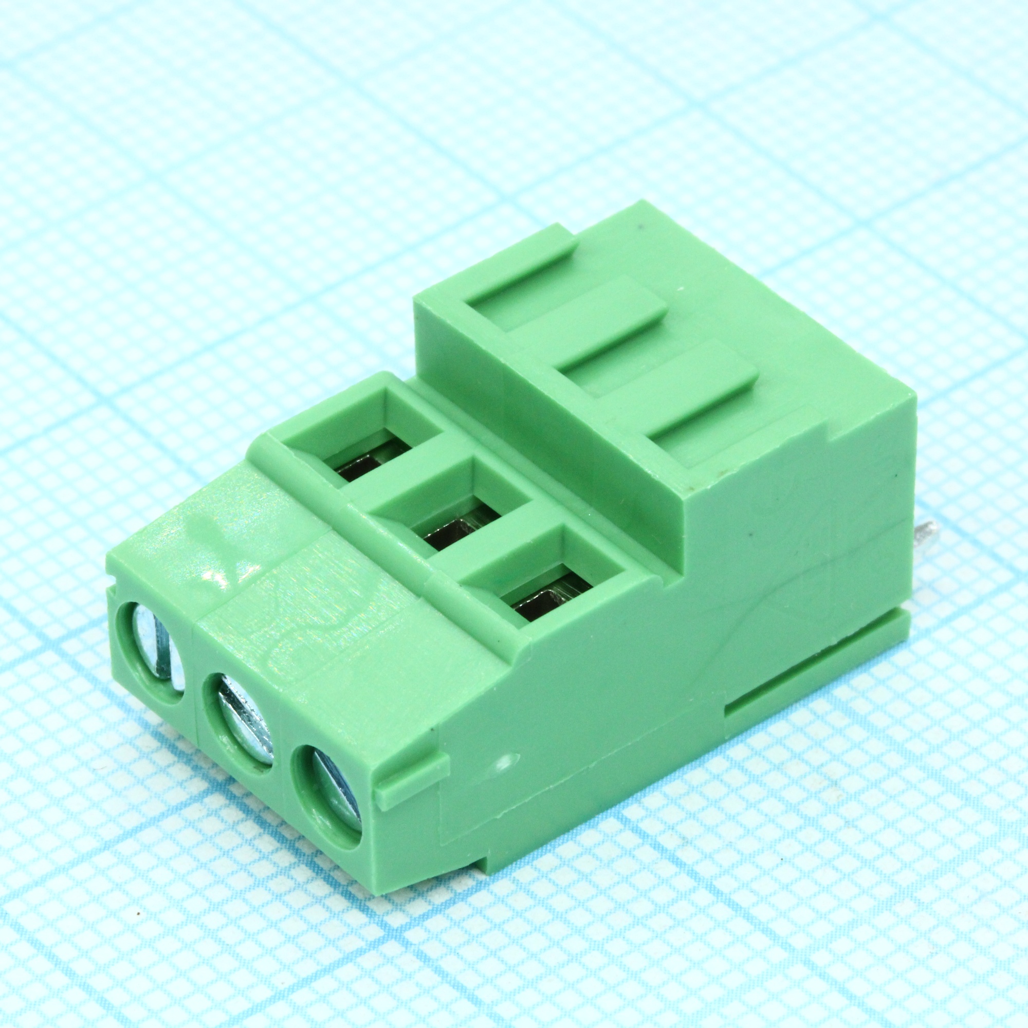 DG500H-5.0-03P-14-00A(H) - Винтовой клеммный блок c рельефной обоймой, 3 контакта. Серия DG500H-5.0