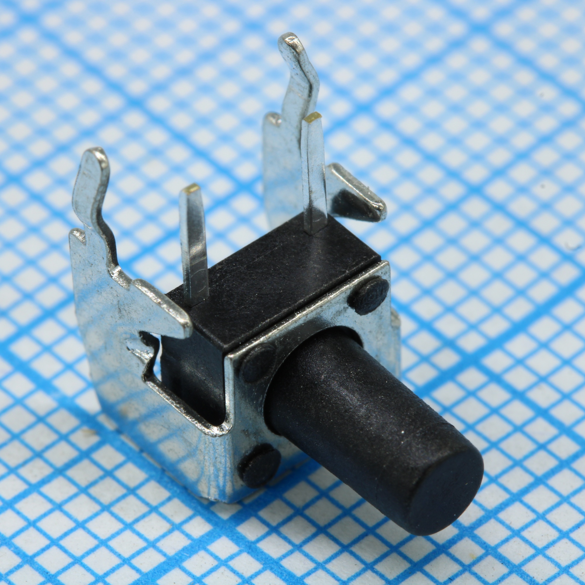 0795HIM-160G-G - Кнопка тактильная 7.3х7.1х3,85мм угловая h=5.85мм усилие нажатия160гр 0.05A 12В монтаж в отверстие