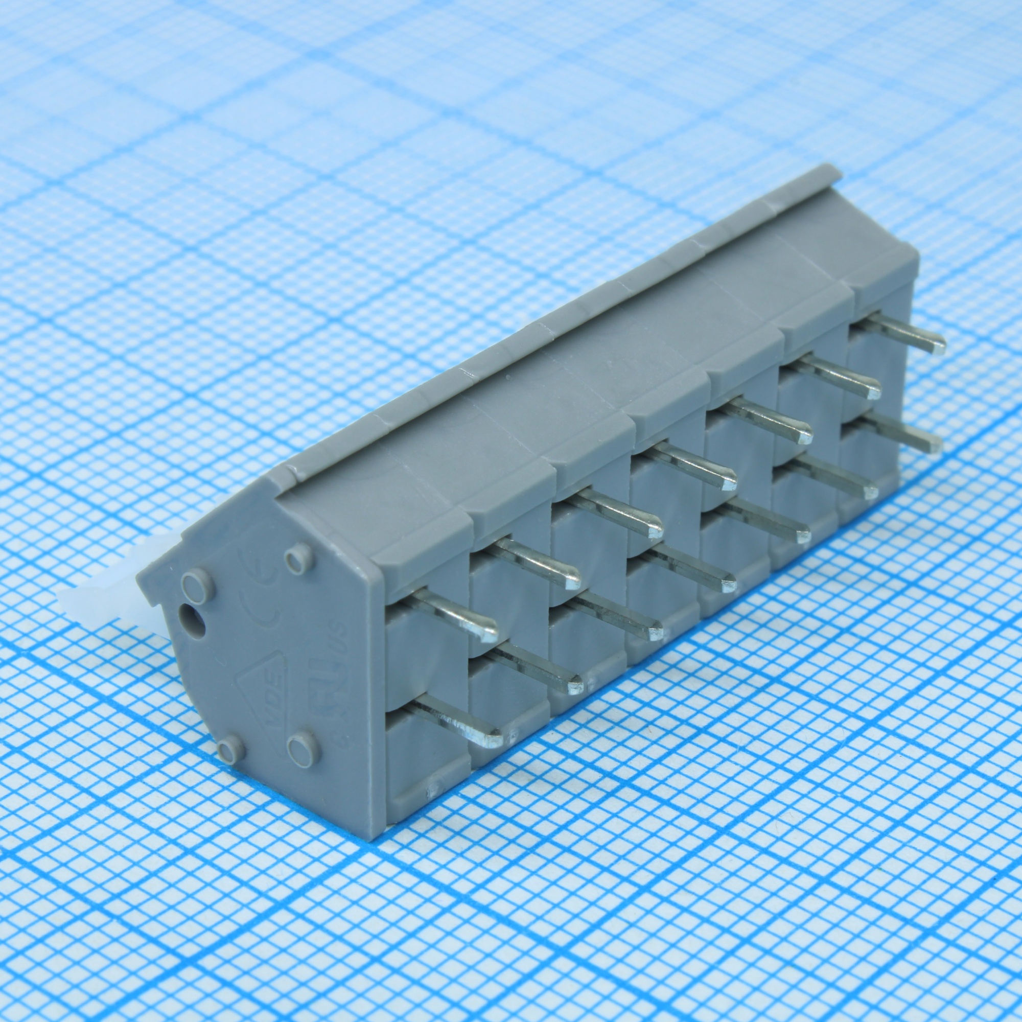 DG243-5.0-07P-11-00A(H) - Пружинный клеммник на печатную плату 7 контактов. Серия DG243-5.0