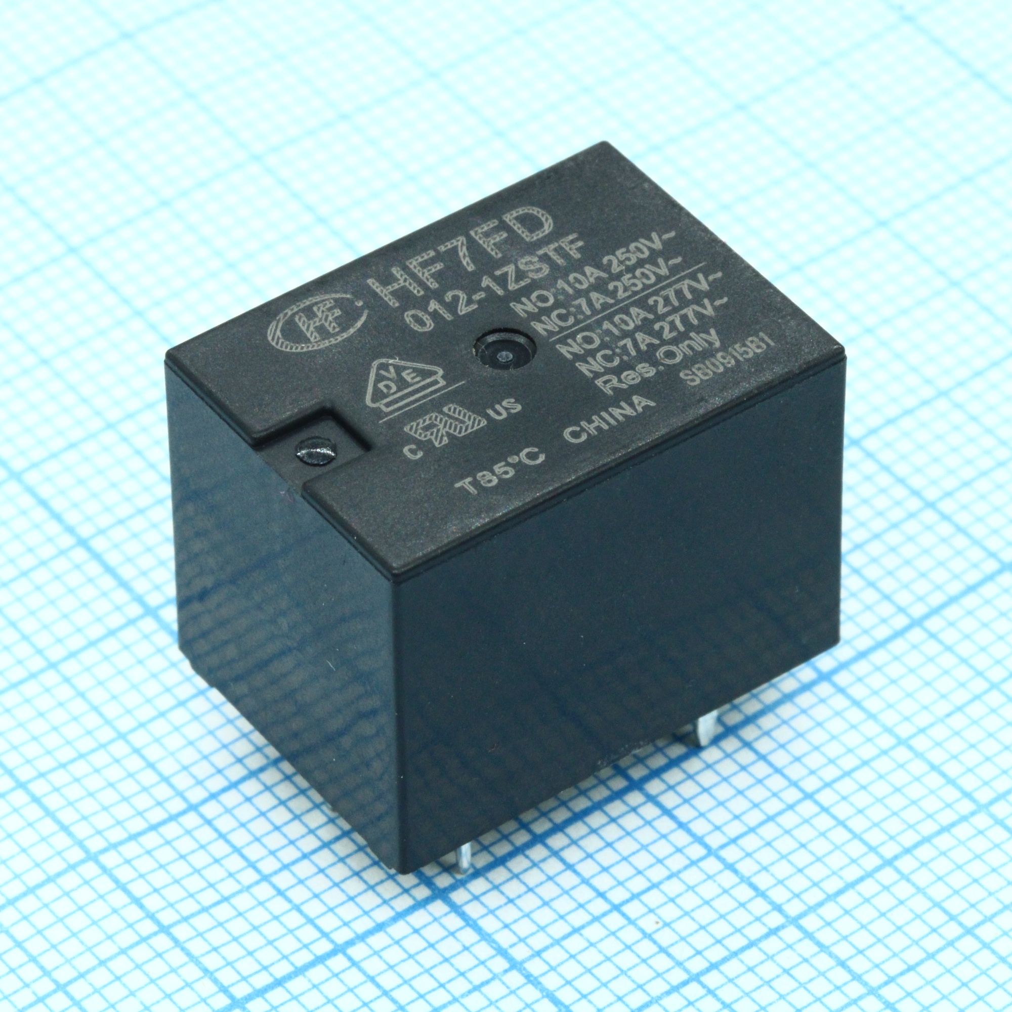HF7FD/012-1ZSTF - Реле силовое 20А одна группа на переключение катушка 12В