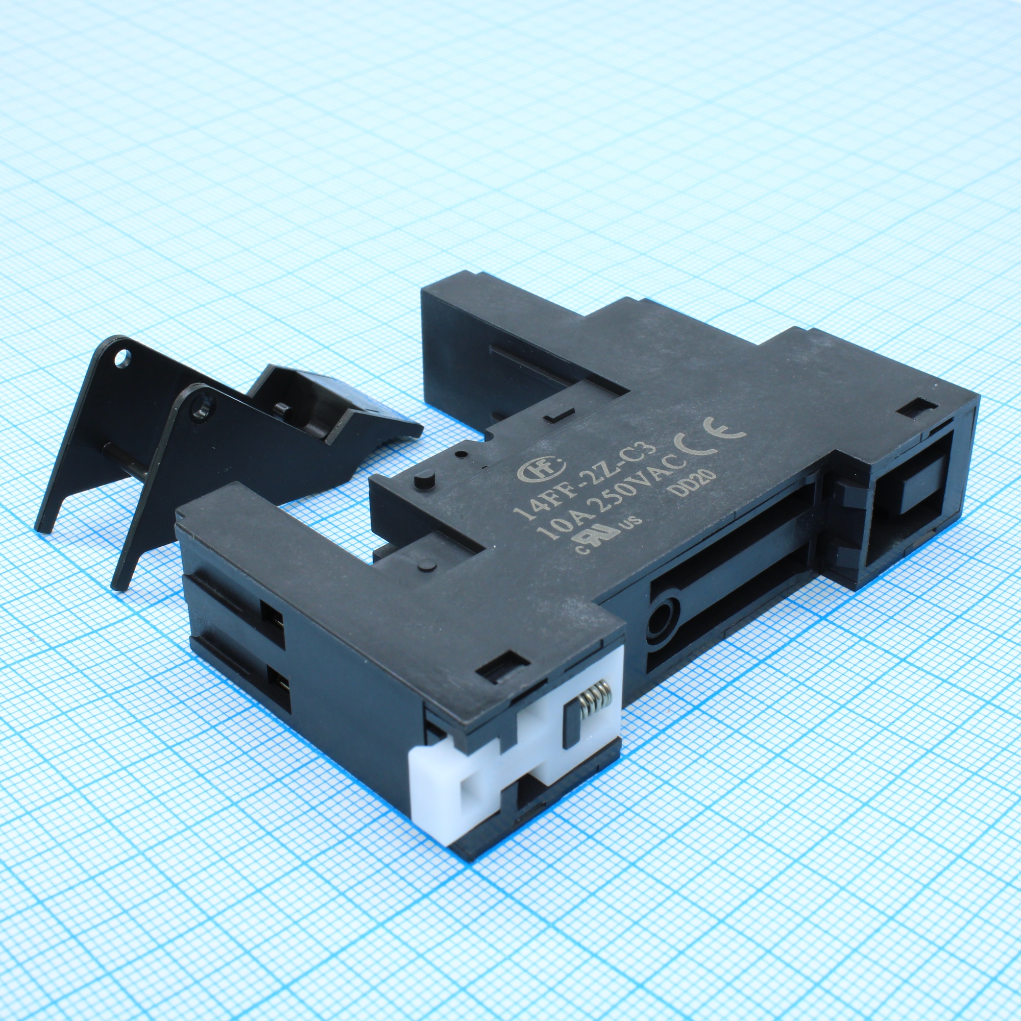 14FF-2Z-C3+14FF-H4 - Розетка с винтовыми клеммами для монтажа реле на DIN-рейке, в комплекте клипса 14FF-H4